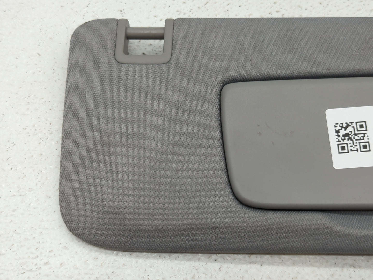 2018-2019 Chevrolet Equinox Sun Visor Shade Replacement Passenger Right Mirror Fits Fits 2018 2019 OEM Used Auto Parts - Oem