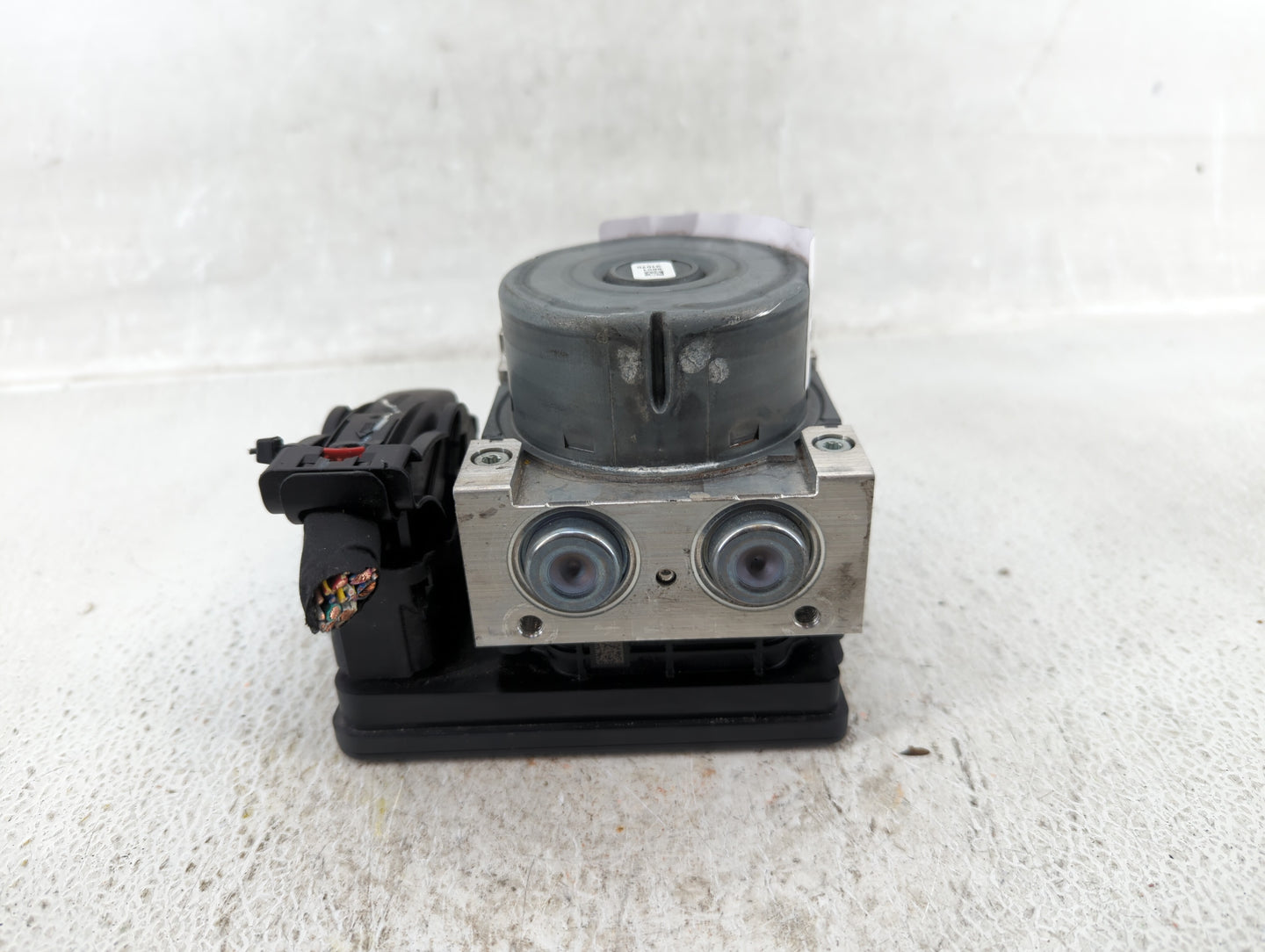 2018-2019 Chevrolet Equinox ABS Pump Control Module Replacement P/N:84342052 Fits Fits 2018 2019 2020 2021 OEM Used Auto Par