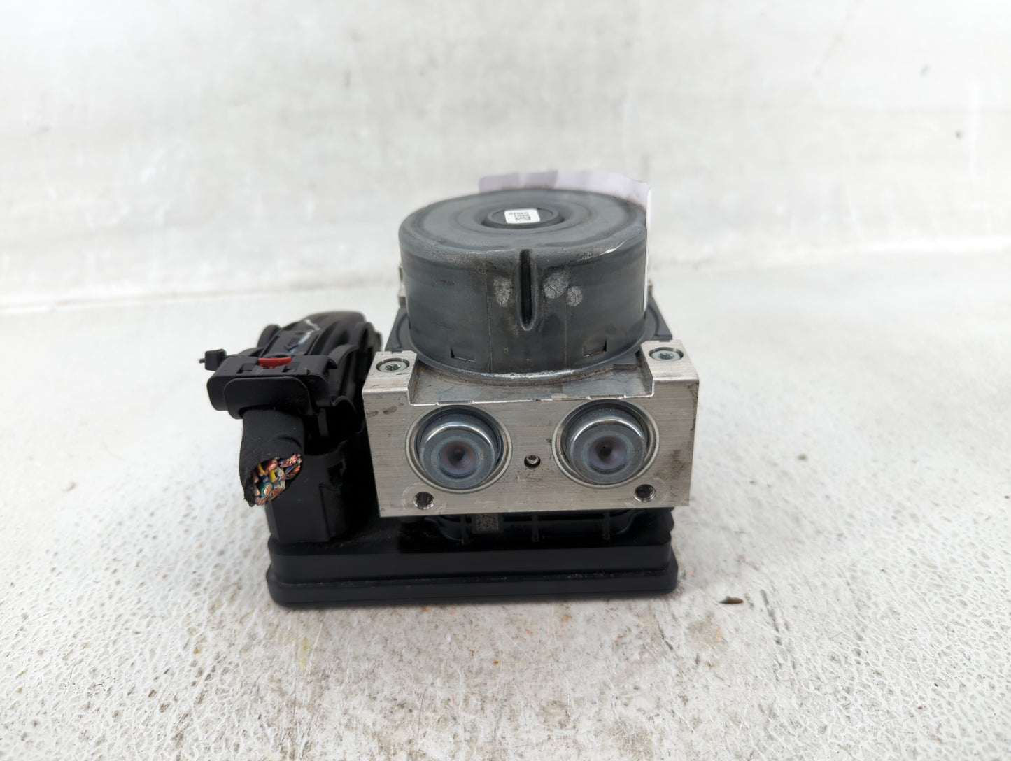 2018-2019 Chevrolet Equinox ABS Pump Control Module Replacement P/N:84342052 Fits Fits 2018 2019 2020 2021 OEM Used Auto Par