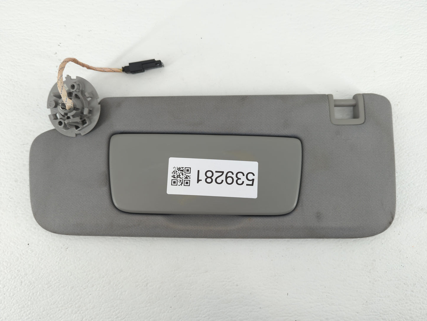 2018-2019 Chevrolet Equinox Sun Visor Shade Replacement Driver Left Mirror Fits Fits 2018 2019 OEM Used Auto Parts - Oemused