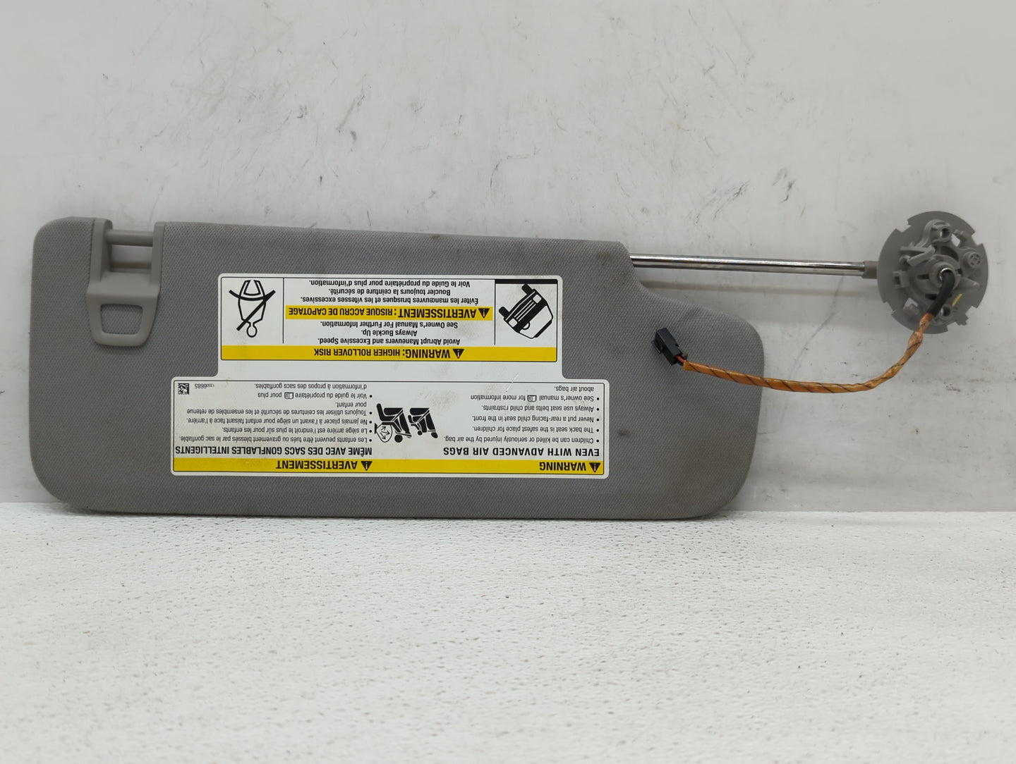 2018-2019 Chevrolet Equinox Sun Visor Shade Replacement Driver Left Mirror Fits Fits 2018 2019 OEM Used Auto Parts - Oemused