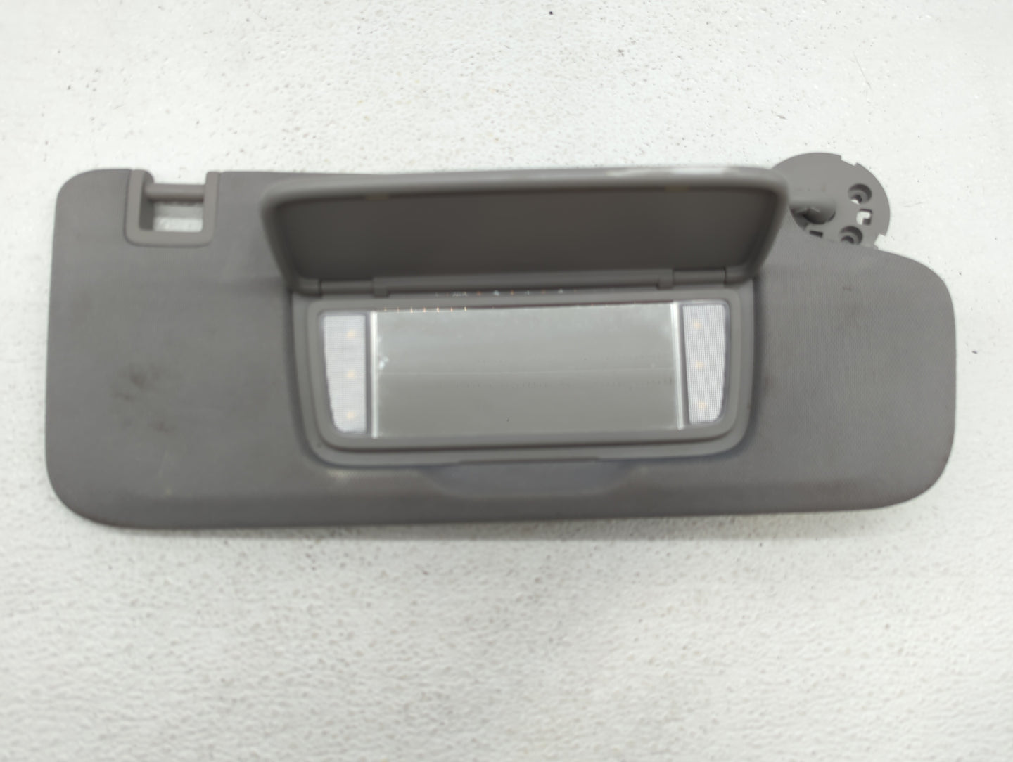 2018-2019 Chevrolet Equinox Sun Visor Shade Replacement Passenger Right Mirror Fits Fits 2018 2019 OEM Used Auto Parts - Oem