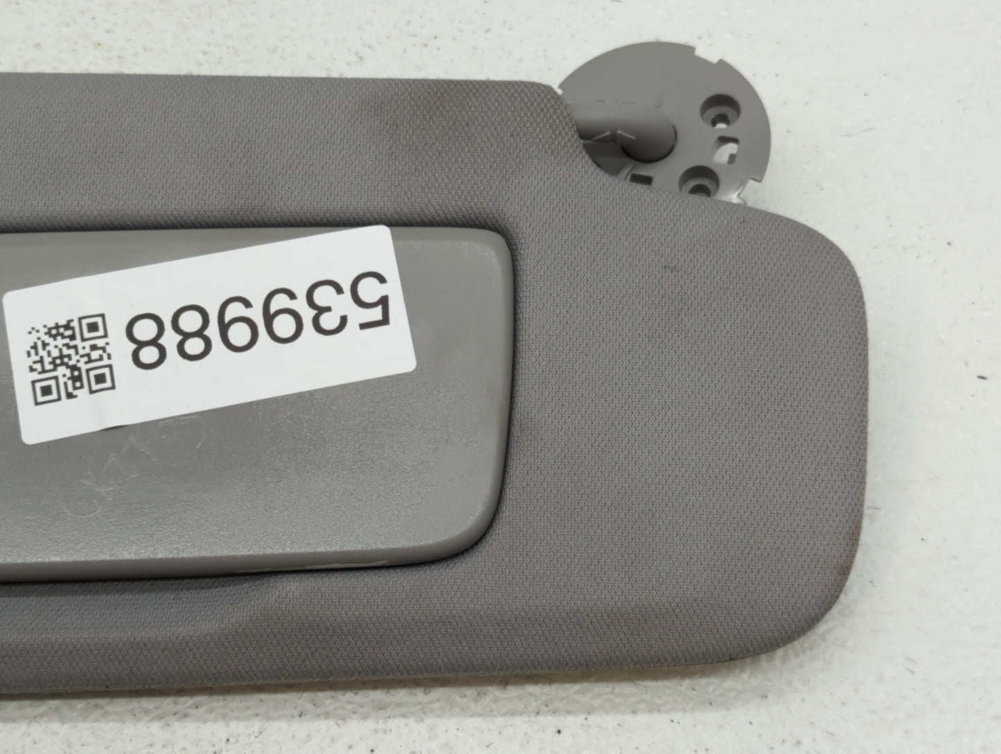 2018-2019 Chevrolet Equinox Sun Visor Shade Replacement Passenger Right Mirror Fits Fits 2018 2019 OEM Used Auto Parts - Oem