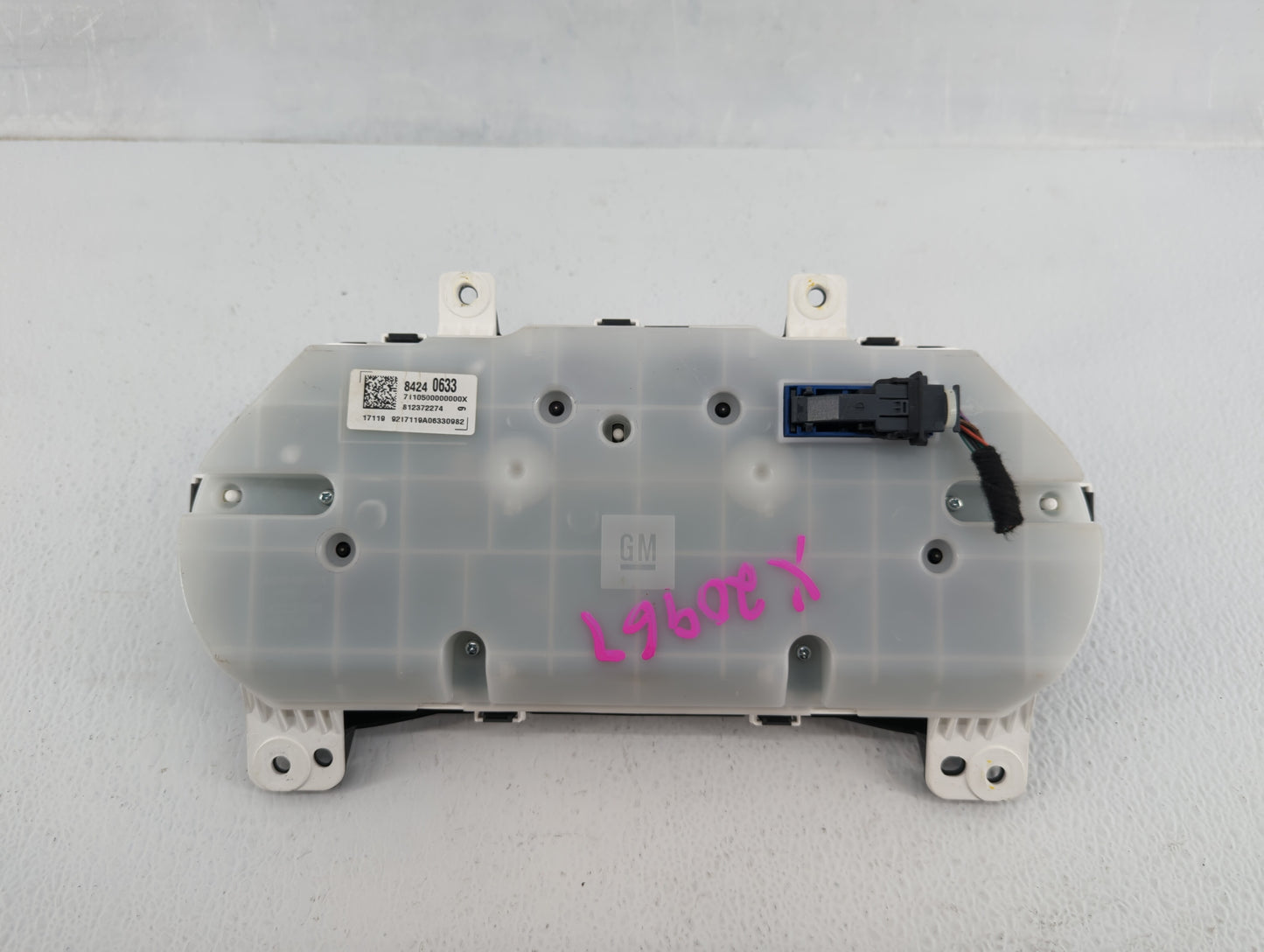 2018 Chevrolet Equinox Instrument Cluster Speedometer Gauges P/N:84240633 Fits OEM Used Auto Parts - Oemusedautoparts1.com