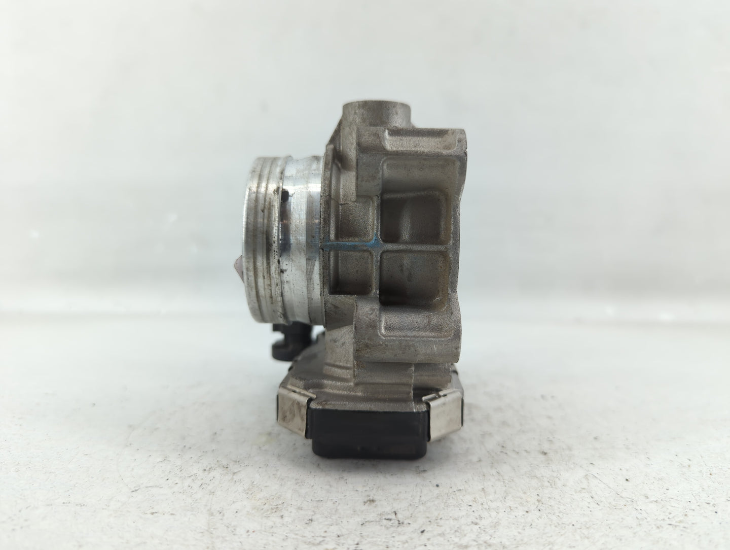 2018-2022 Chevrolet Equinox Throttle Body P/N:12671379AA Fits Fits 2016 2017 2018 2019 2020 2021 2022 OEM Used Auto Parts - 