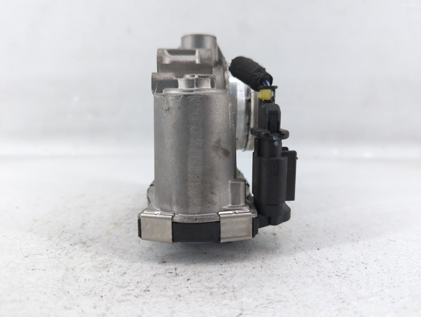 2018-2022 Chevrolet Equinox Throttle Body P/N:12671379AA Fits Fits 2016 2017 2018 2019 2020 2021 2022 OEM Used Auto Parts - 
