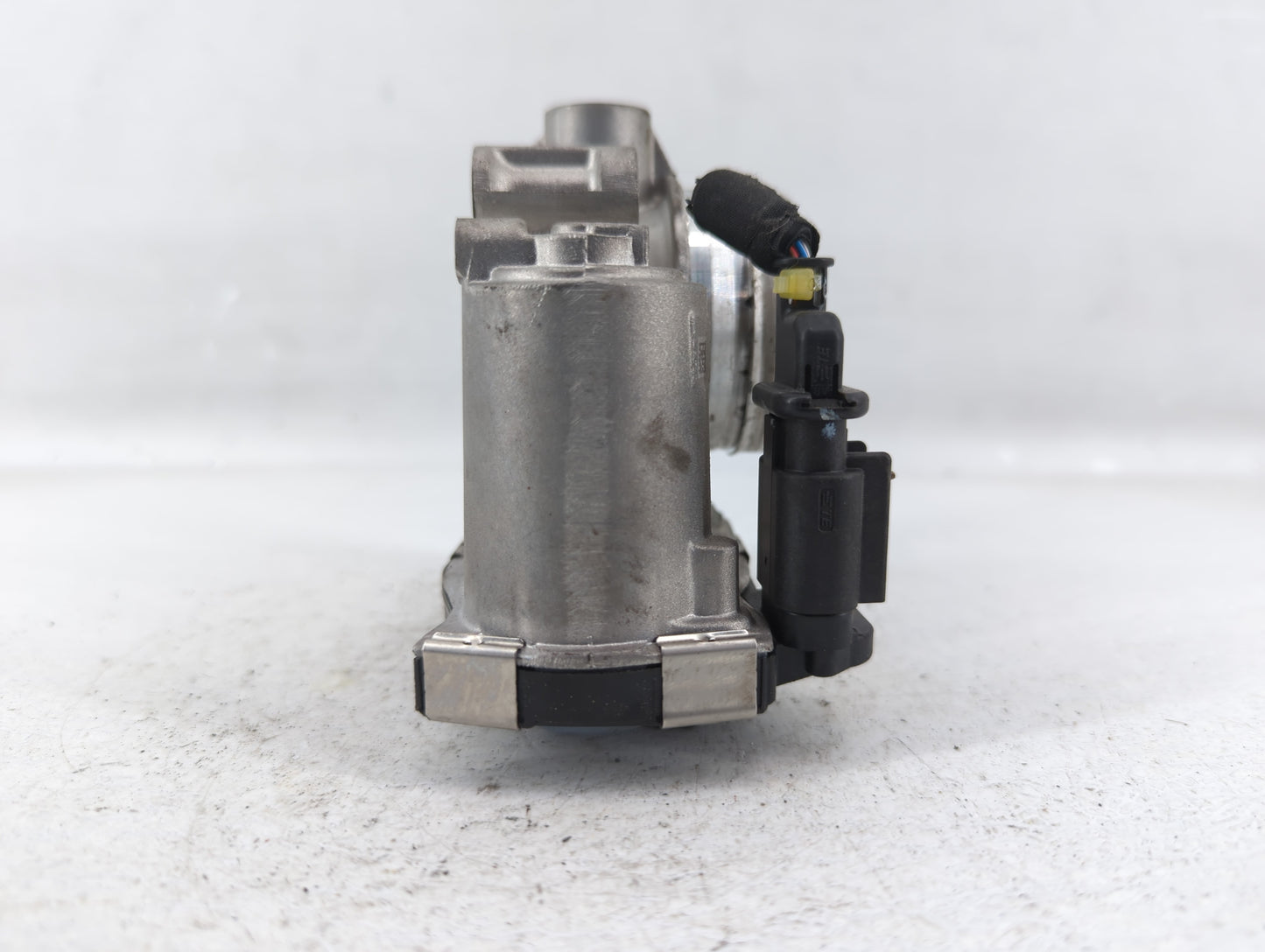 2018-2022 Chevrolet Equinox Throttle Body P/N:12671379AA Fits Fits 2016 2017 2018 2019 2020 2021 2022 OEM Used Auto Parts - 