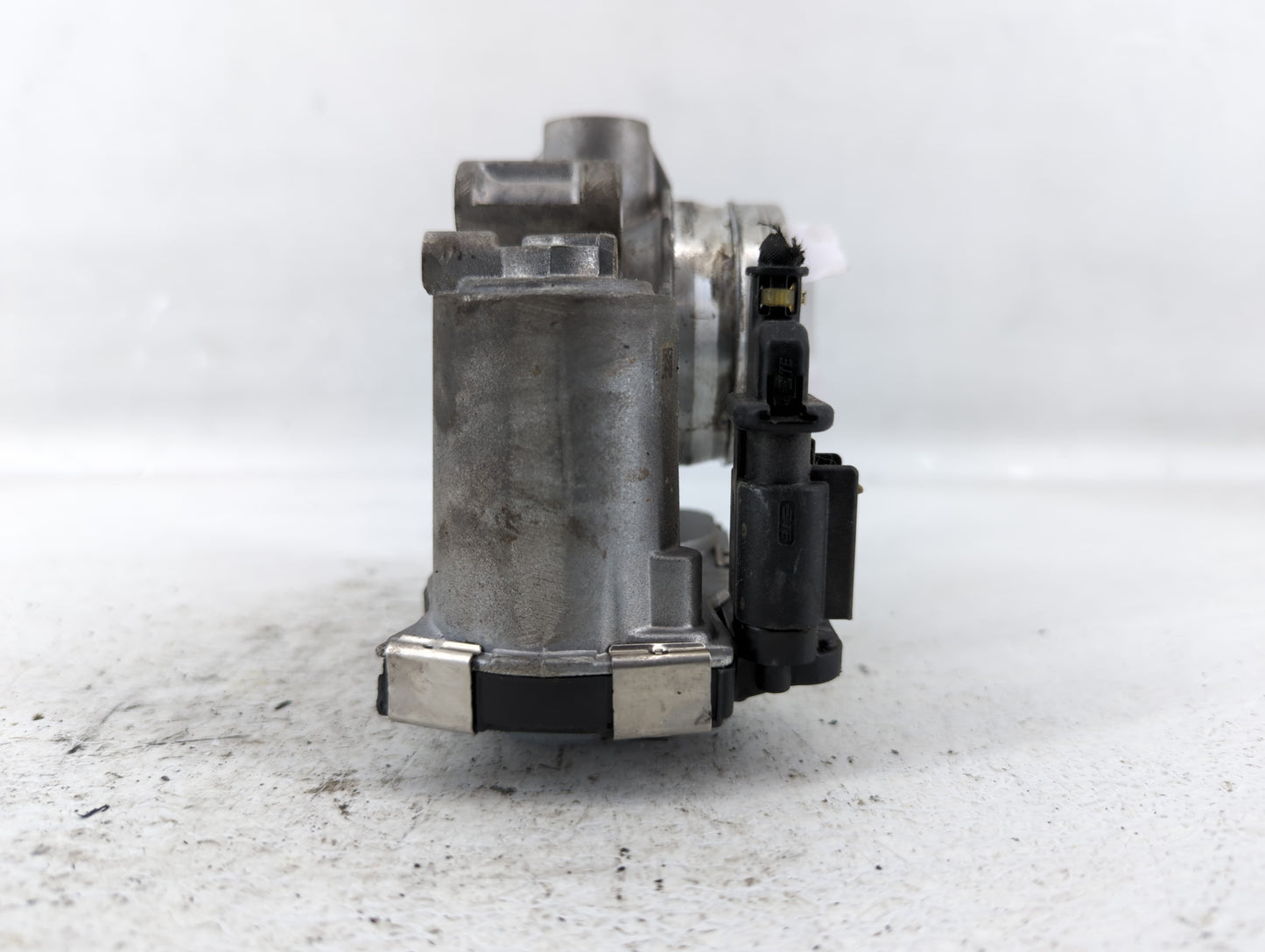 2018-2022 Chevrolet Equinox Throttle Body P/N:12671379AA Fits Fits 2016 2017 2018 2019 2020 2021 2022 OEM Used Auto Parts - 