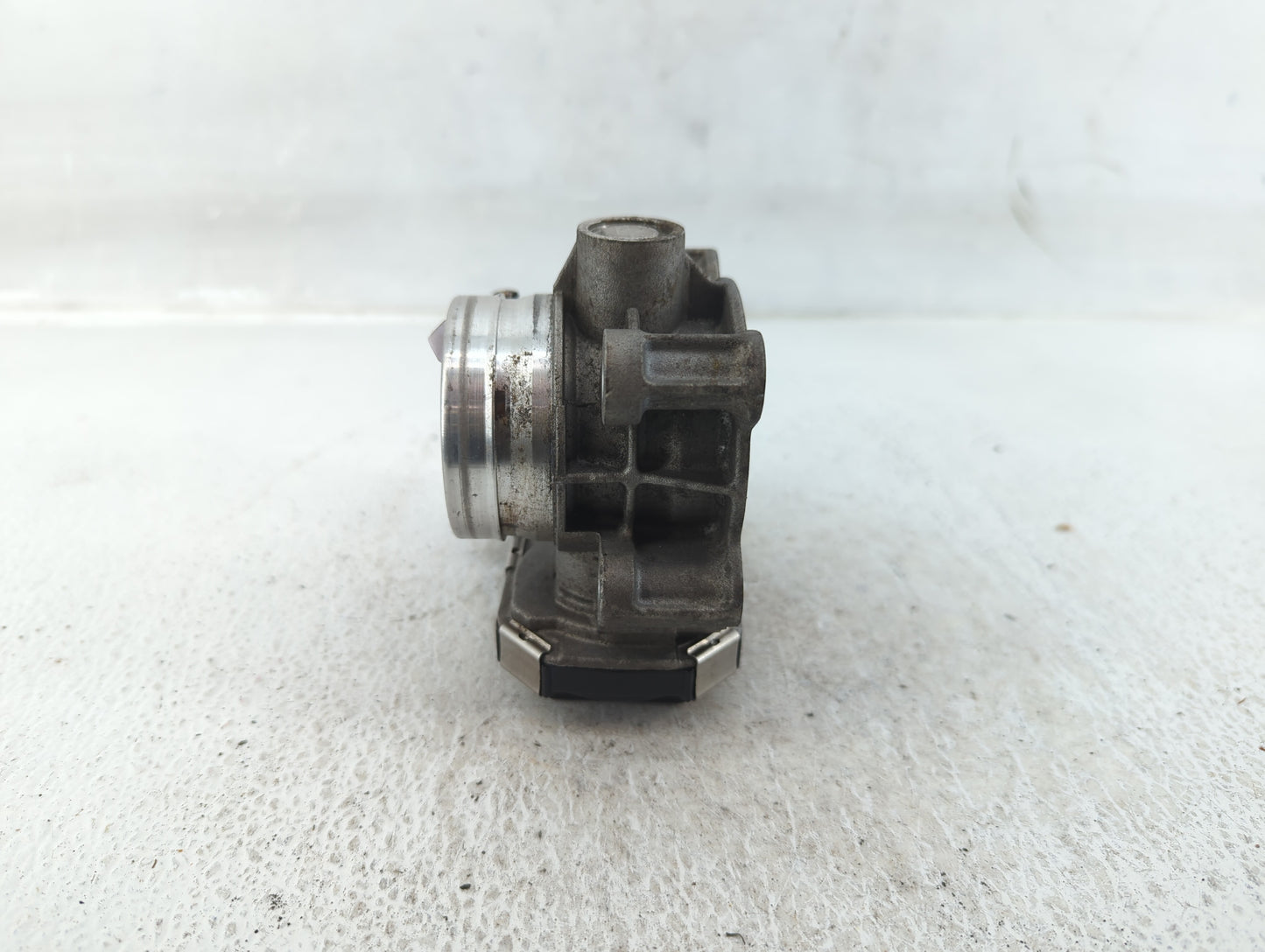 2018-2022 Chevrolet Equinox Throttle Body P/N:12671379AA Fits Fits 2016 2017 2018 2019 2020 2021 2022 OEM Used Auto Parts - 