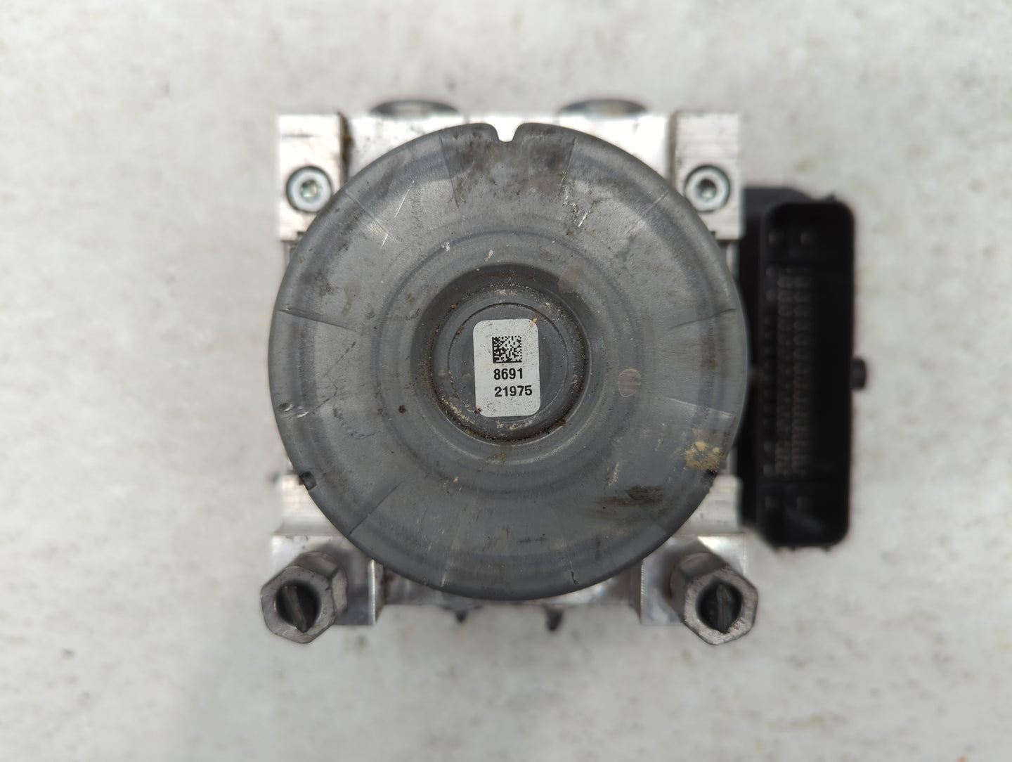 2018-2019 Chevrolet Equinox ABS Pump Control Module Replacement P/N:84342052 Fits Fits 2018 2019 2020 2021 OEM Used Auto Par