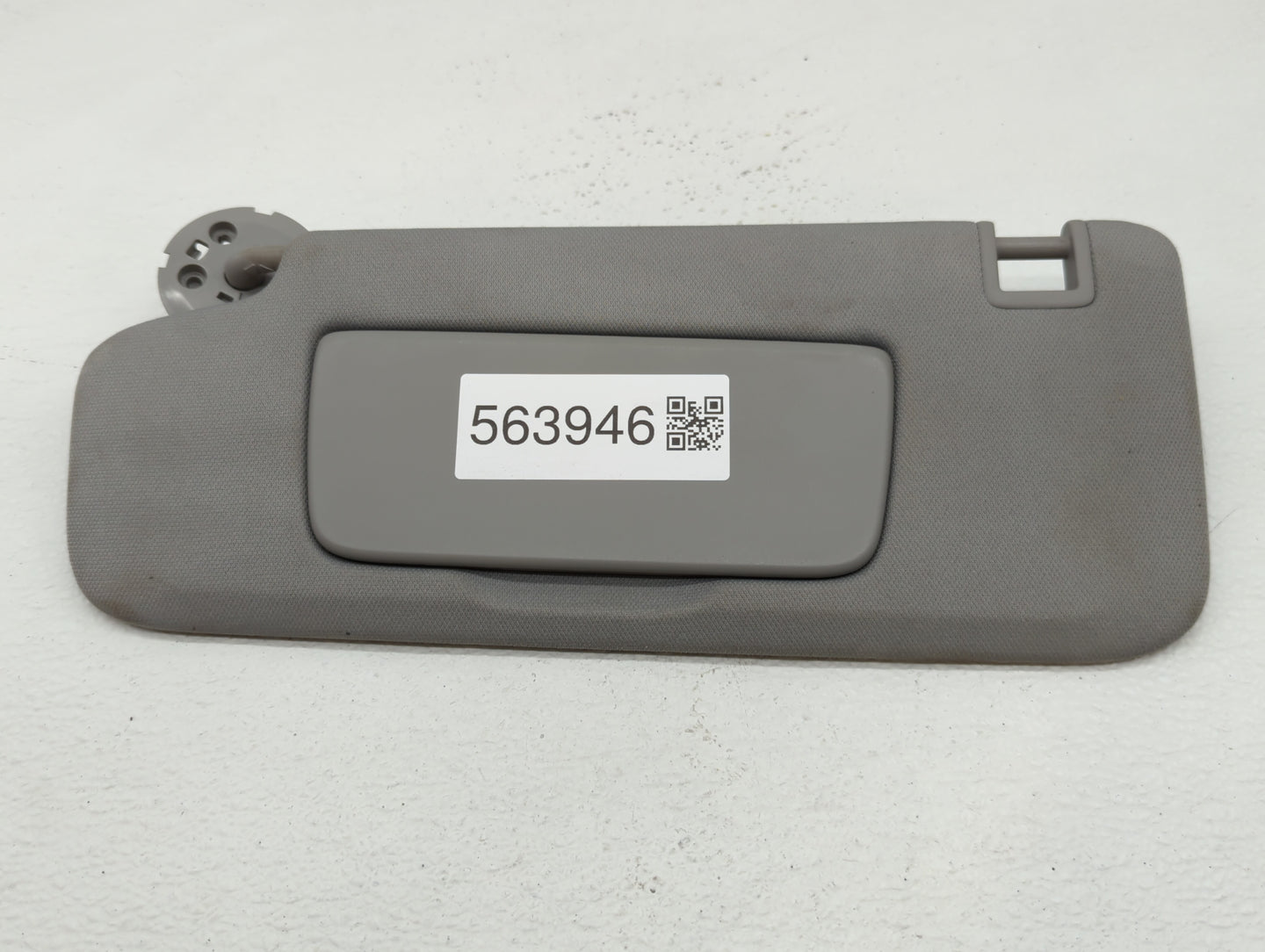 2018-2019 Chevrolet Equinox Sun Visor Shade Replacement Driver Left Mirror Fits Fits 2018 2019 OEM Used Auto Parts - Oemused