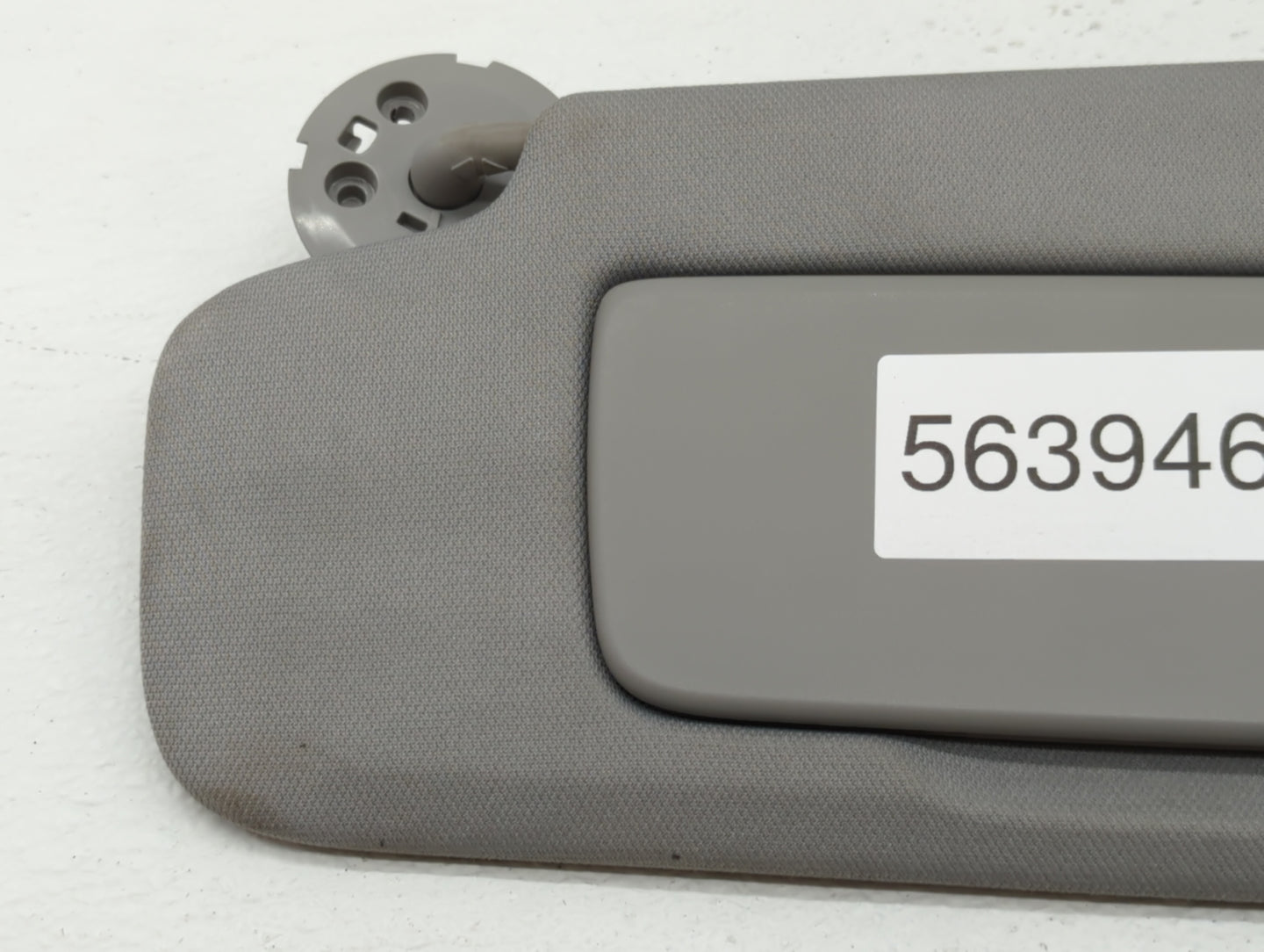 2018-2019 Chevrolet Equinox Sun Visor Shade Replacement Driver Left Mirror Fits Fits 2018 2019 OEM Used Auto Parts - Oemused