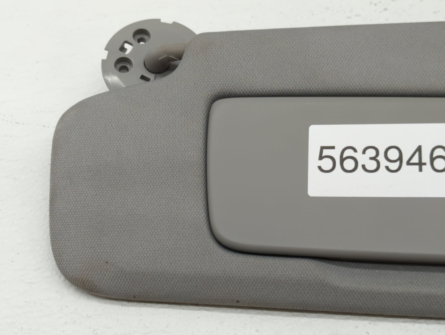 2018-2019 Chevrolet Equinox Sun Visor Shade Replacement Driver Left Mirror Fits Fits 2018 2019 OEM Used Auto Parts - Oemused