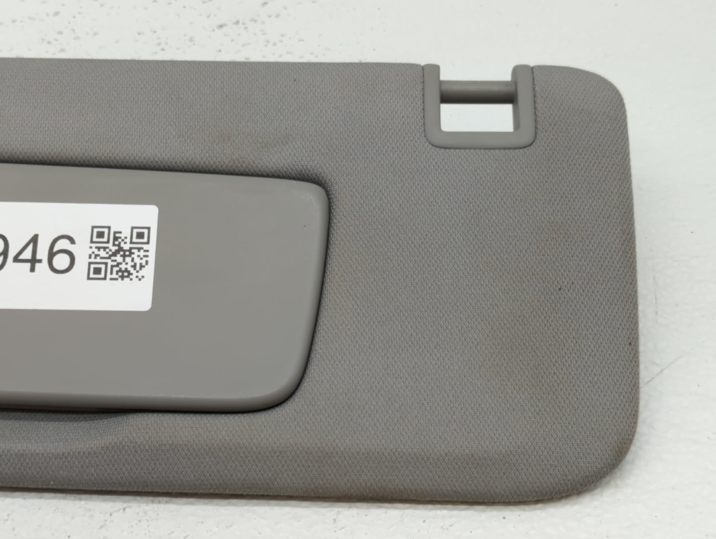 2018-2019 Chevrolet Equinox Sun Visor Shade Replacement Driver Left Mirror Fits Fits 2018 2019 OEM Used Auto Parts - Oemused