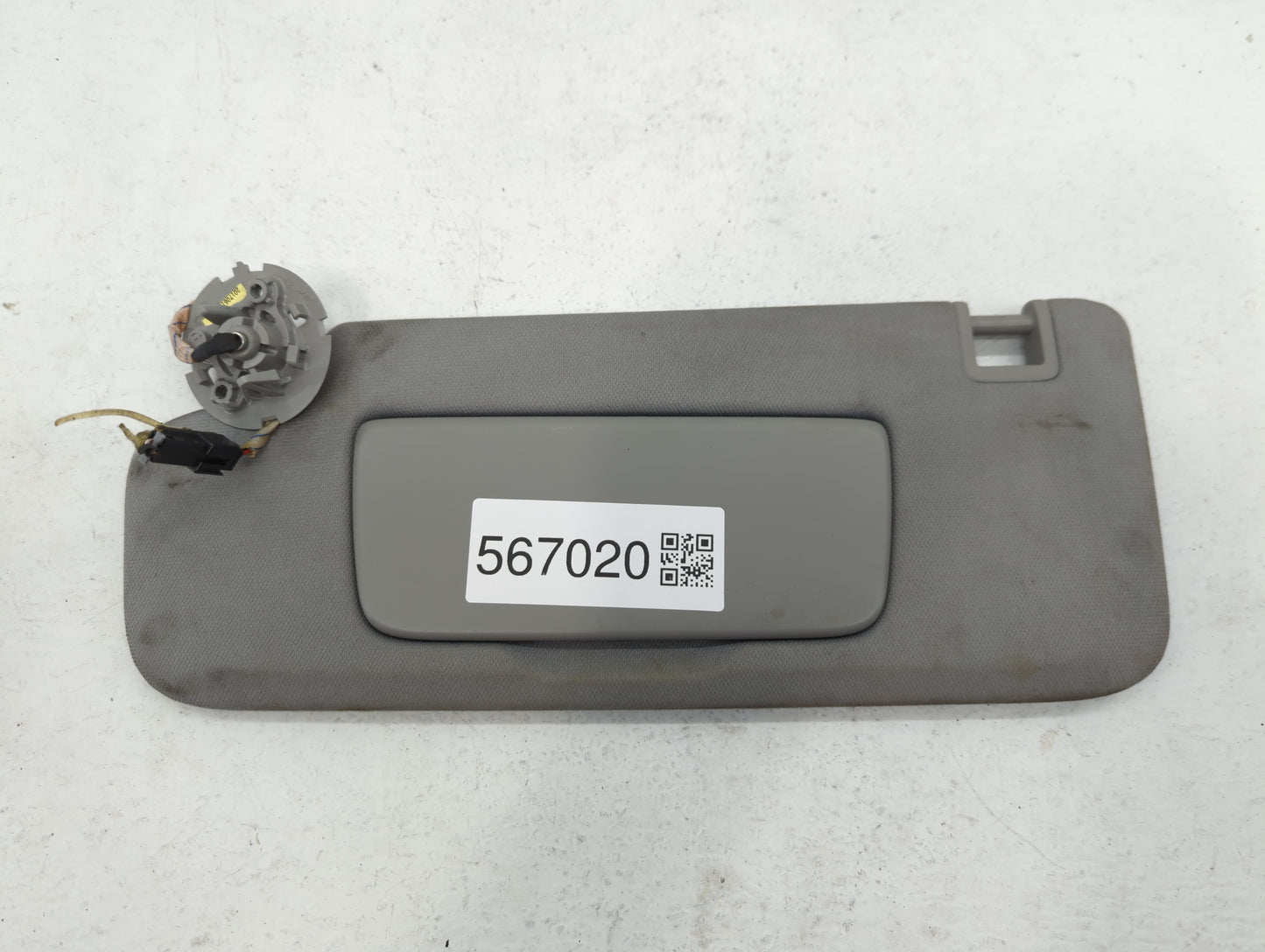 2018-2019 Chevrolet Equinox Sun Visor Shade Replacement Driver Left Mirror Fits Fits 2018 2019 OEM Used Auto Parts - Oemused