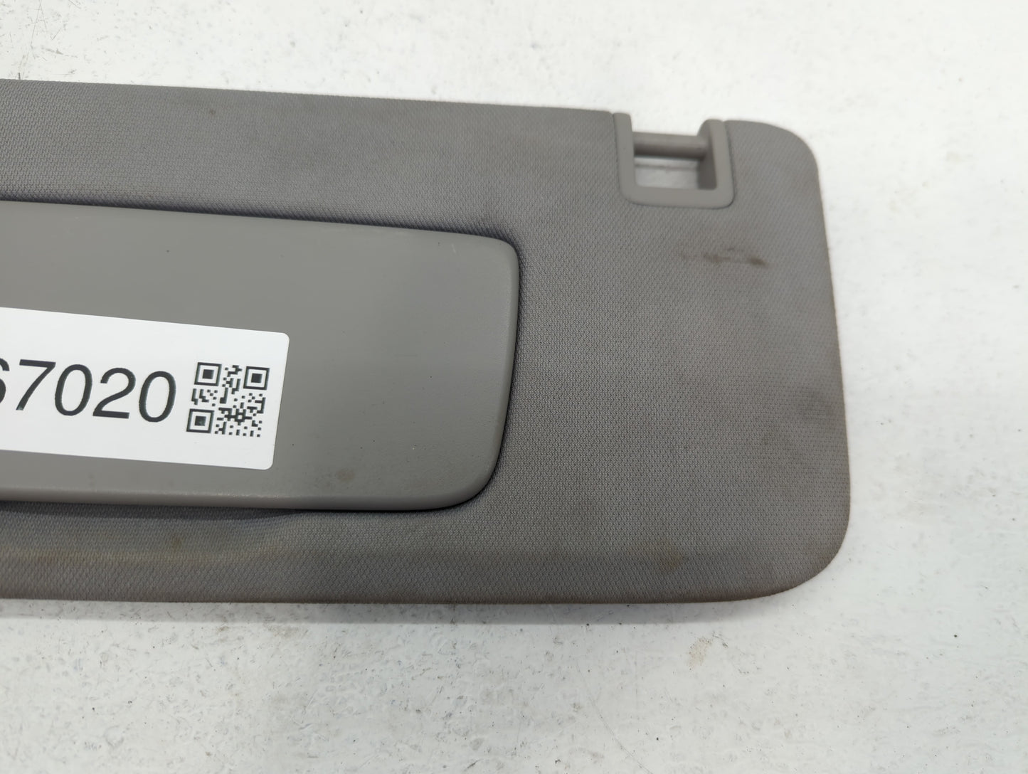 2018-2019 Chevrolet Equinox Sun Visor Shade Replacement Driver Left Mirror Fits Fits 2018 2019 OEM Used Auto Parts - Oemused