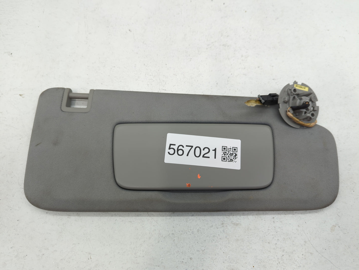 2018-2019 Chevrolet Equinox Sun Visor Shade Replacement Passenger Right Mirror Fits Fits 2018 2019 OEM Used Auto Parts - Oem