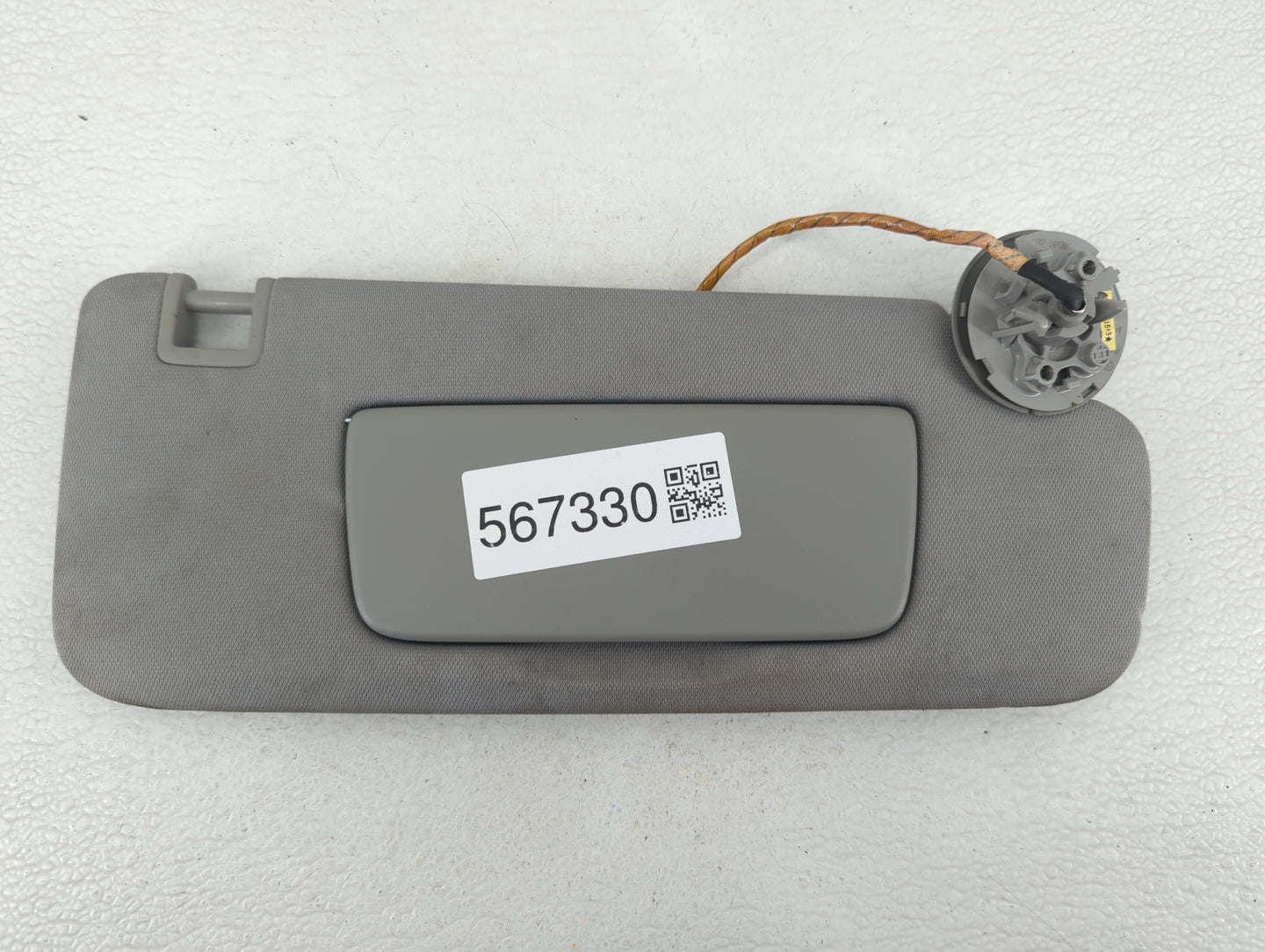 2018-2019 Chevrolet Equinox Sun Visor Shade Replacement Driver Left Mirror Fits Fits 2018 2019 OEM Used Auto Parts - Oemused