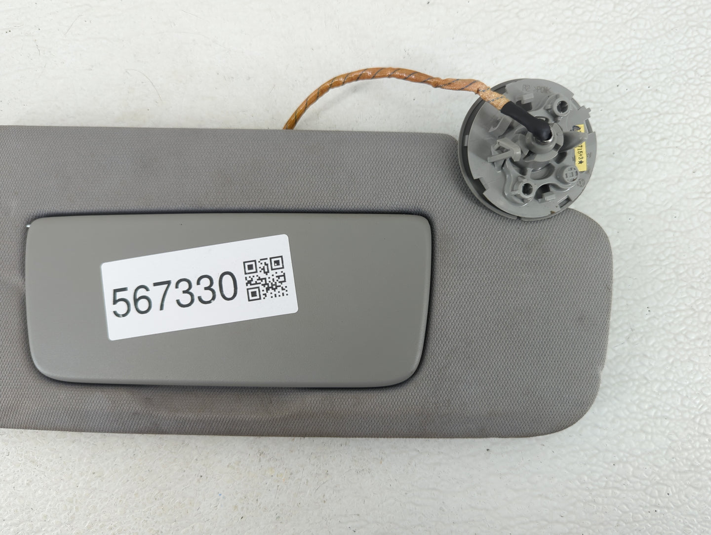 2018-2019 Chevrolet Equinox Sun Visor Shade Replacement Driver Left Mirror Fits Fits 2018 2019 OEM Used Auto Parts - Oemused