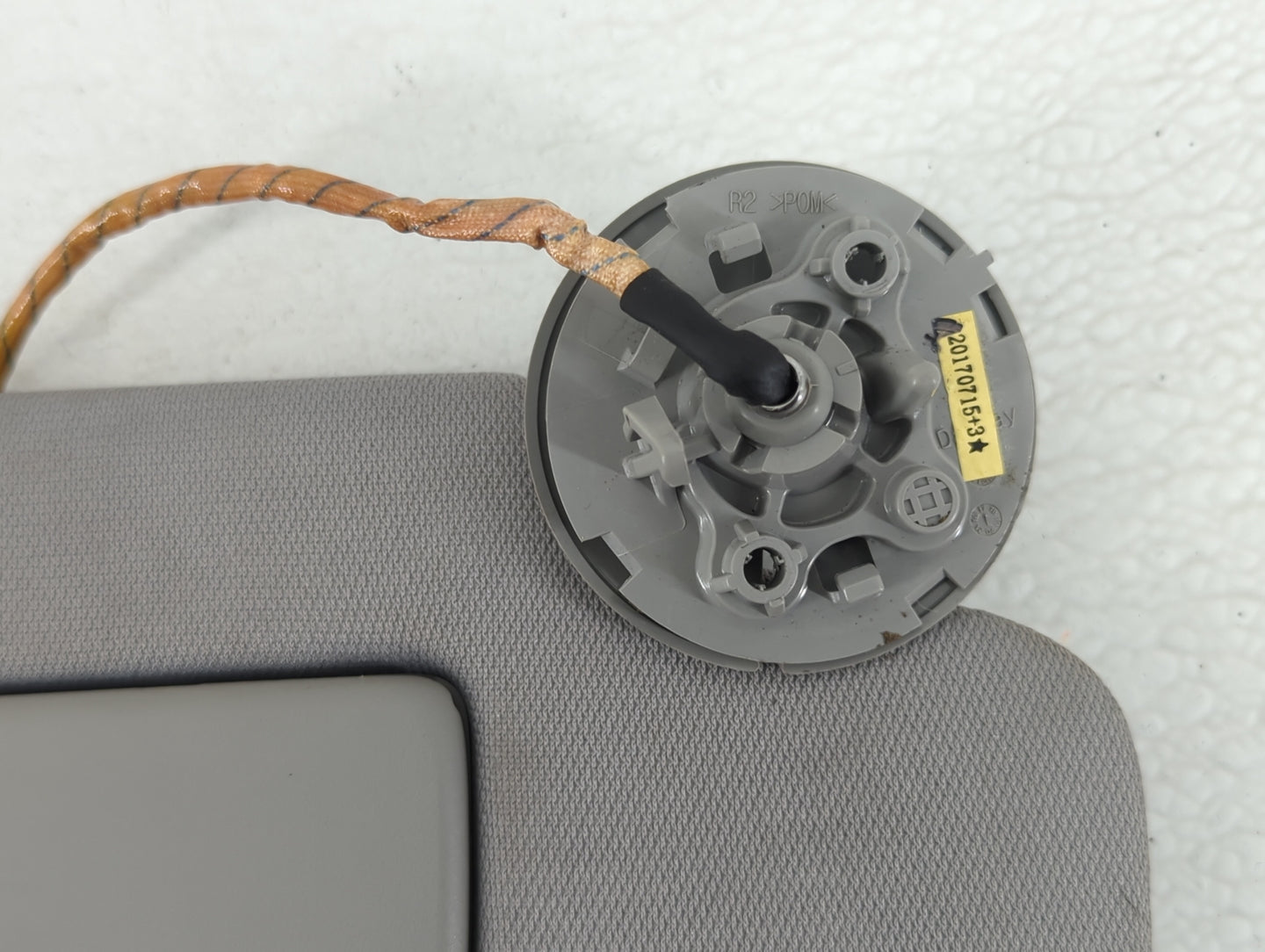 2018-2019 Chevrolet Equinox Sun Visor Shade Replacement Driver Left Mirror Fits Fits 2018 2019 OEM Used Auto Parts - Oemused