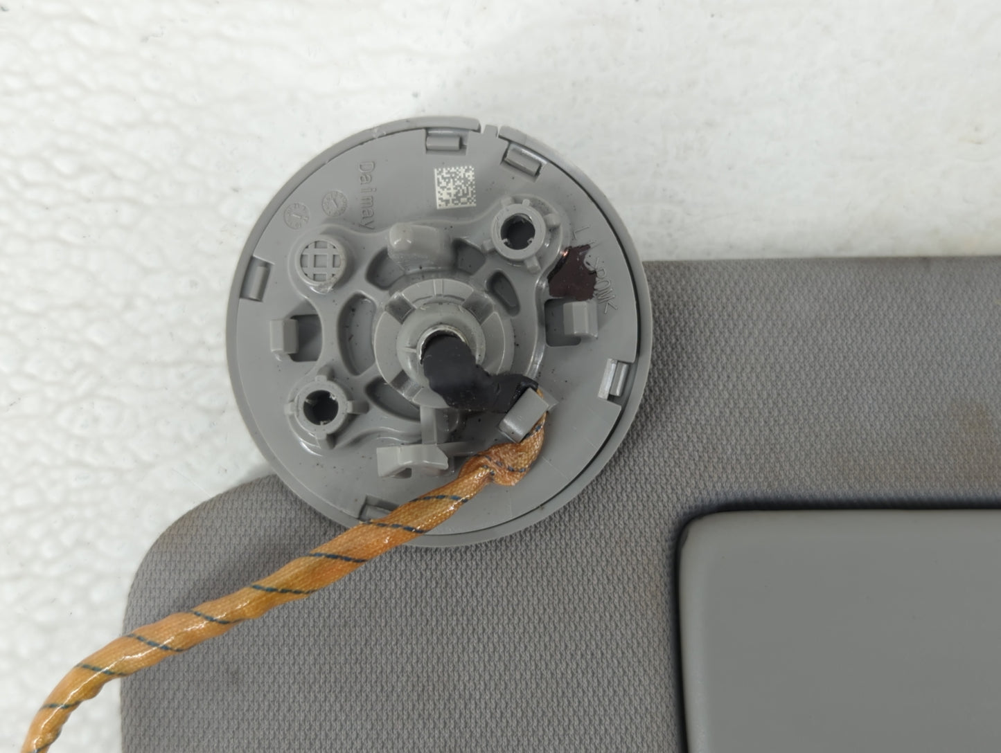 2018-2019 Chevrolet Equinox Sun Visor Shade Replacement Passenger Right Mirror Fits Fits 2018 2019 OEM Used Auto Parts - Oem