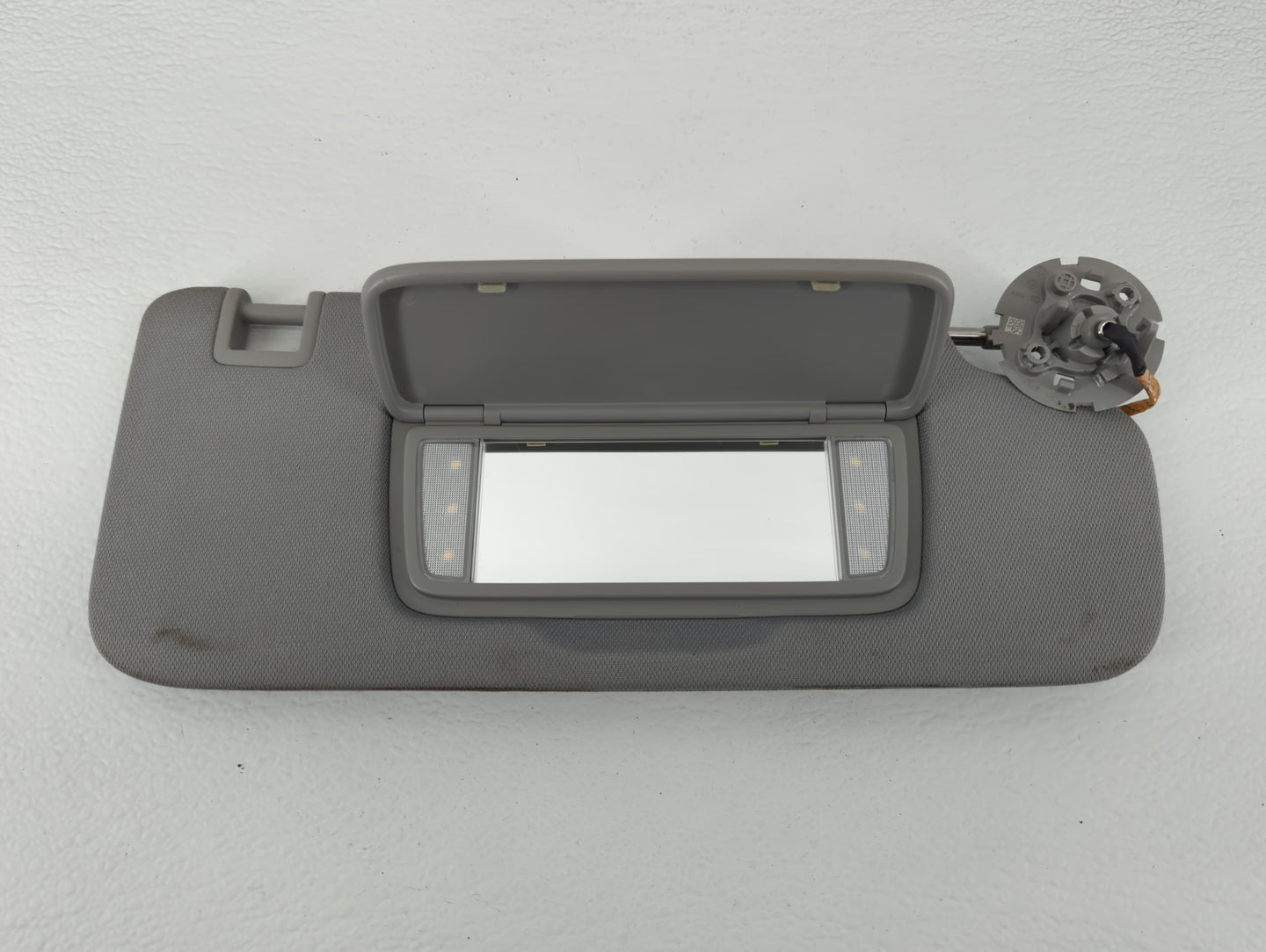 2018-2019 Chevrolet Equinox Sun Visor Shade Replacement Passenger Right Mirror Fits Fits 2018 2019 OEM Used Auto Parts - Oem