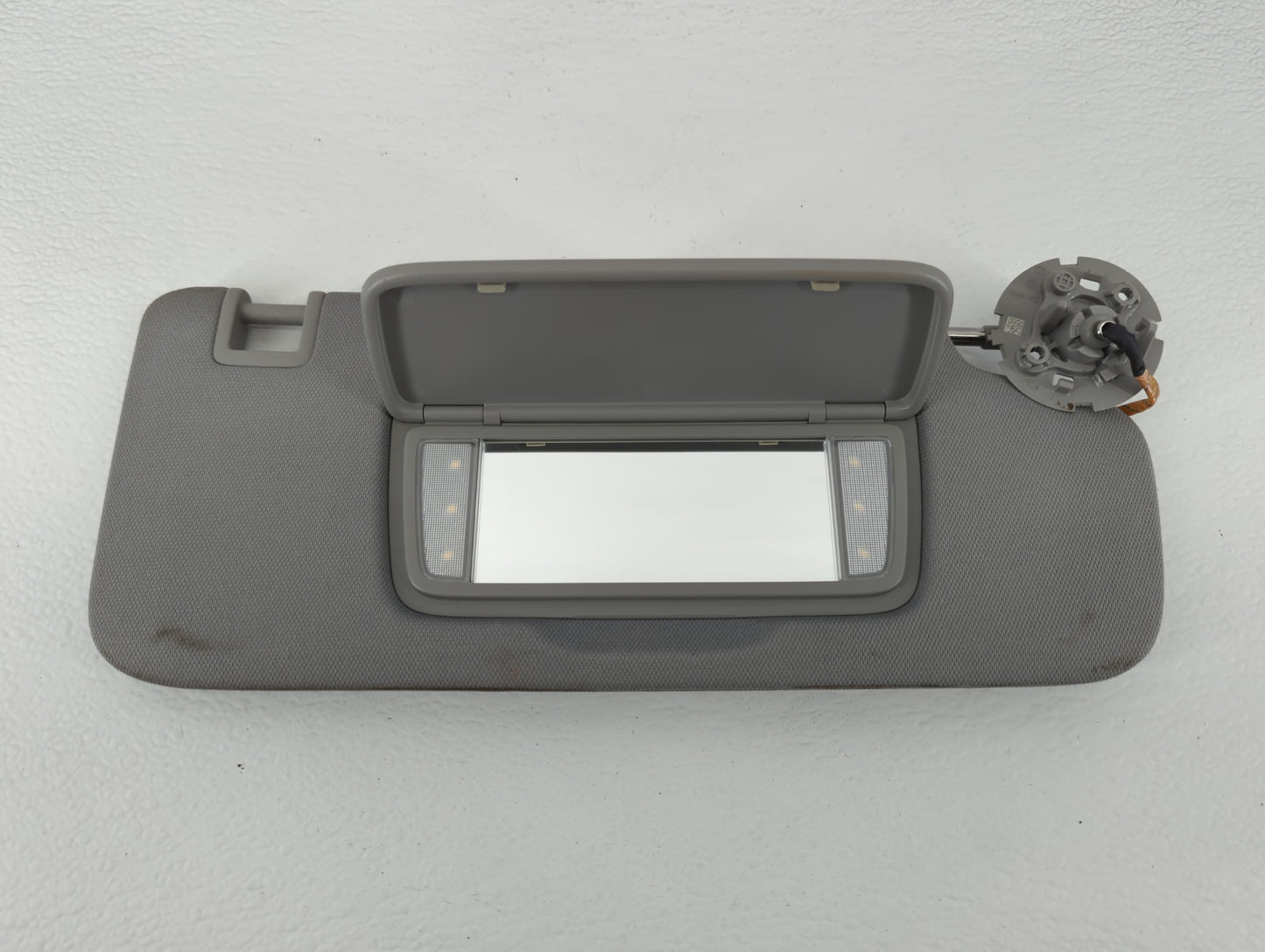 2018-2019 Chevrolet Equinox Sun Visor Shade Replacement Passenger Right Mirror Fits Fits 2018 2019 OEM Used Auto Parts - Oem