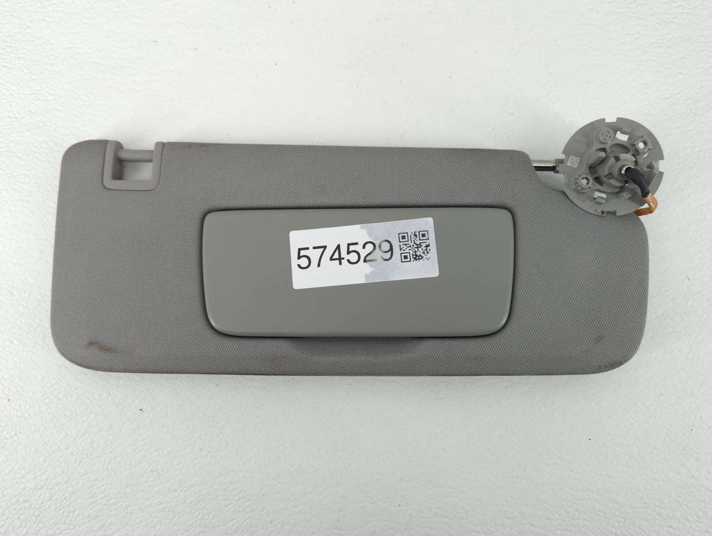 2018-2019 Chevrolet Equinox Sun Visor Shade Replacement Passenger Right Mirror Fits Fits 2018 2019 OEM Used Auto Parts - Oem