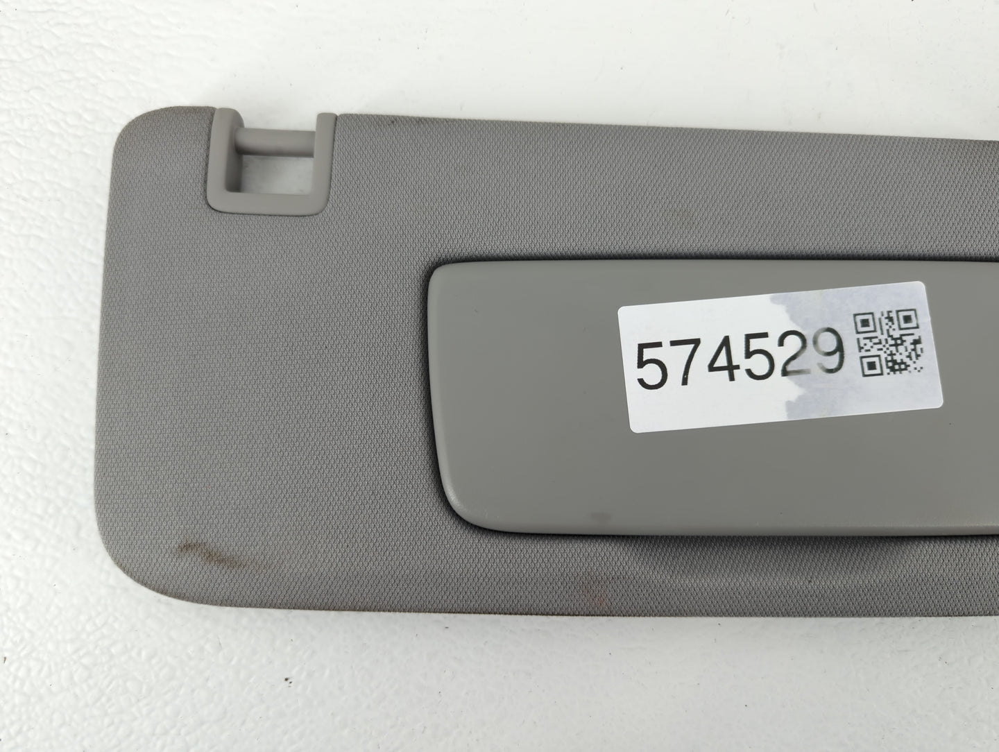 2018-2019 Chevrolet Equinox Sun Visor Shade Replacement Passenger Right Mirror Fits Fits 2018 2019 OEM Used Auto Parts - Oem