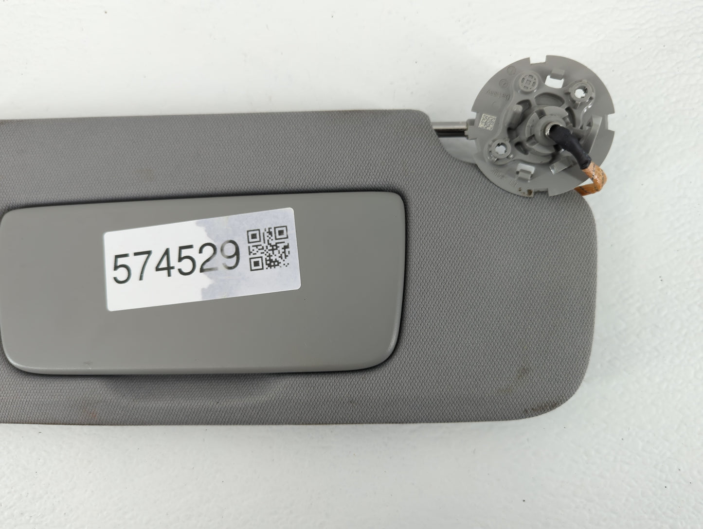 2018-2019 Chevrolet Equinox Sun Visor Shade Replacement Passenger Right Mirror Fits Fits 2018 2019 OEM Used Auto Parts - Oem