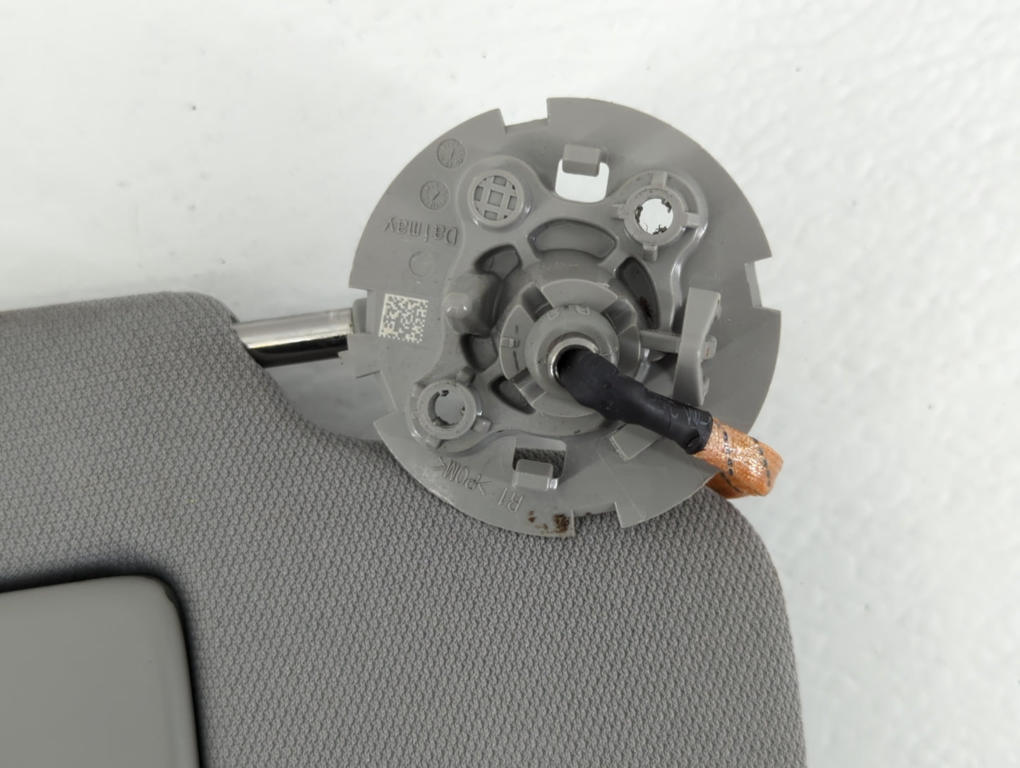 2018-2019 Chevrolet Equinox Sun Visor Shade Replacement Passenger Right Mirror Fits Fits 2018 2019 OEM Used Auto Parts - Oem