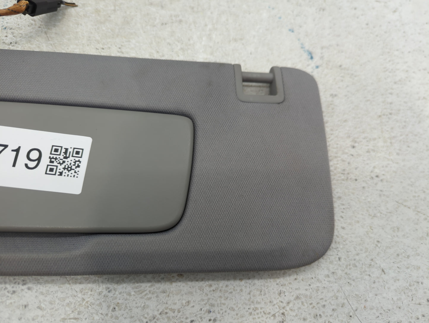 2018-2019 Chevrolet Equinox Sun Visor Shade Replacement Driver Left Mirror Fits Fits 2018 2019 OEM Used Auto Parts - Oemused