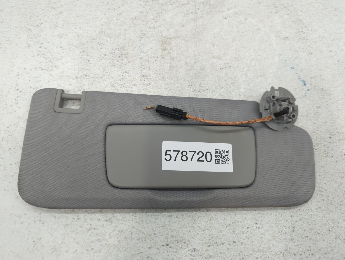 2018-2019 Chevrolet Equinox Sun Visor Shade Replacement Passenger Right Mirror Fits Fits 2018 2019 OEM Used Auto Parts - Oem