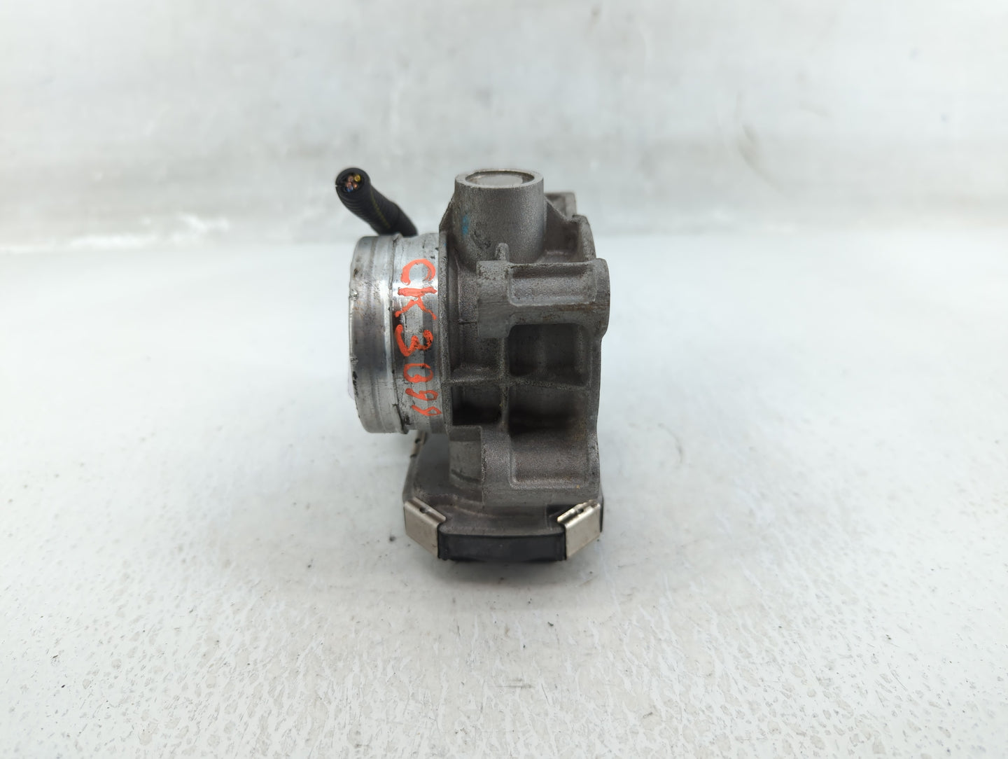 2018-2022 Chevrolet Equinox Throttle Body P/N:12671379AA Fits Fits 2016 2017 2018 2019 2020 2021 2022 OEM Used Auto Parts - 