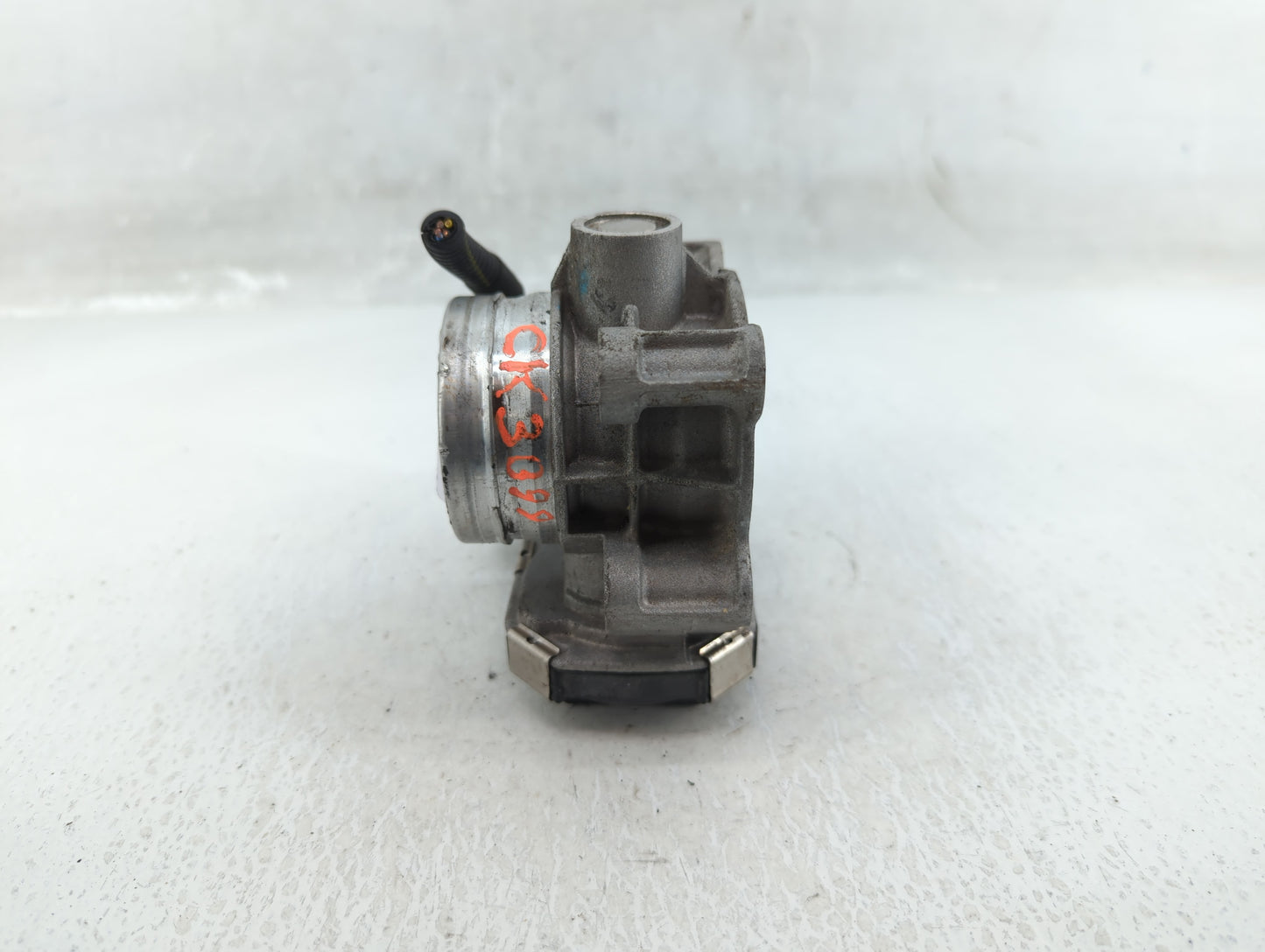 2018-2022 Chevrolet Equinox Throttle Body P/N:12671379AA Fits Fits 2016 2017 2018 2019 2020 2021 2022 OEM Used Auto Parts - 