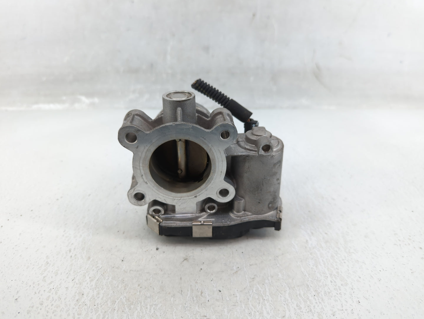 2018-2022 Chevrolet Equinox Throttle Body P/N:12671379AA Fits Fits 2016 2017 2018 2019 2020 2021 2022 OEM Used Auto Parts - 