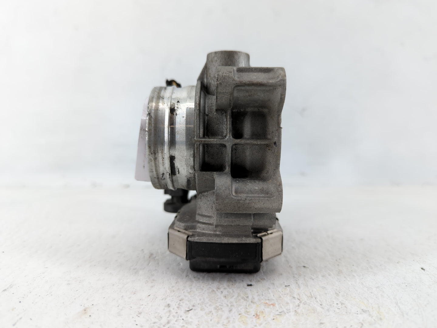 2018-2022 Chevrolet Equinox Throttle Body P/N:12671379AA Fits Fits 2016 2017 2018 2019 2020 2021 2022 OEM Used Auto Parts - 