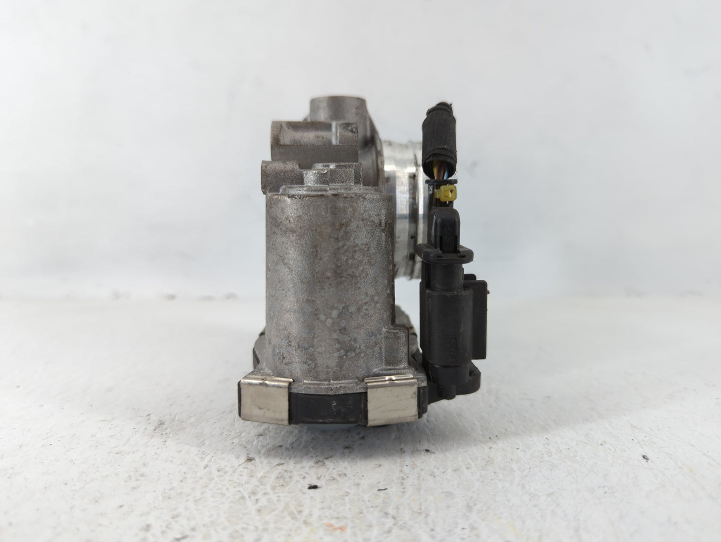2018-2022 Chevrolet Equinox Throttle Body P/N:12671379AA Fits Fits 2016 2017 2018 2019 2020 2021 2022 OEM Used Auto Parts - 