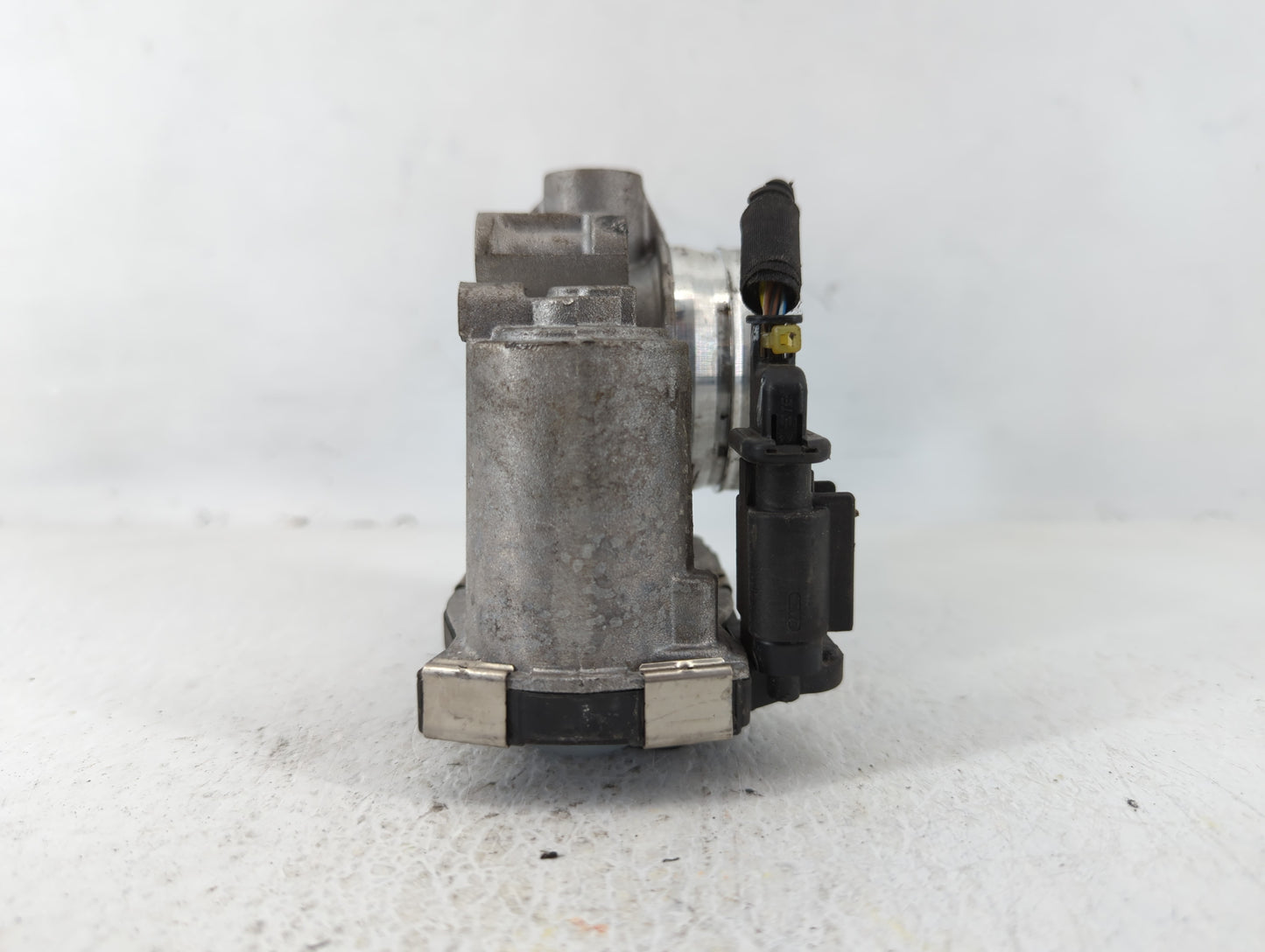 2018-2022 Chevrolet Equinox Throttle Body P/N:12671379AA Fits Fits 2016 2017 2018 2019 2020 2021 2022 OEM Used Auto Parts - 