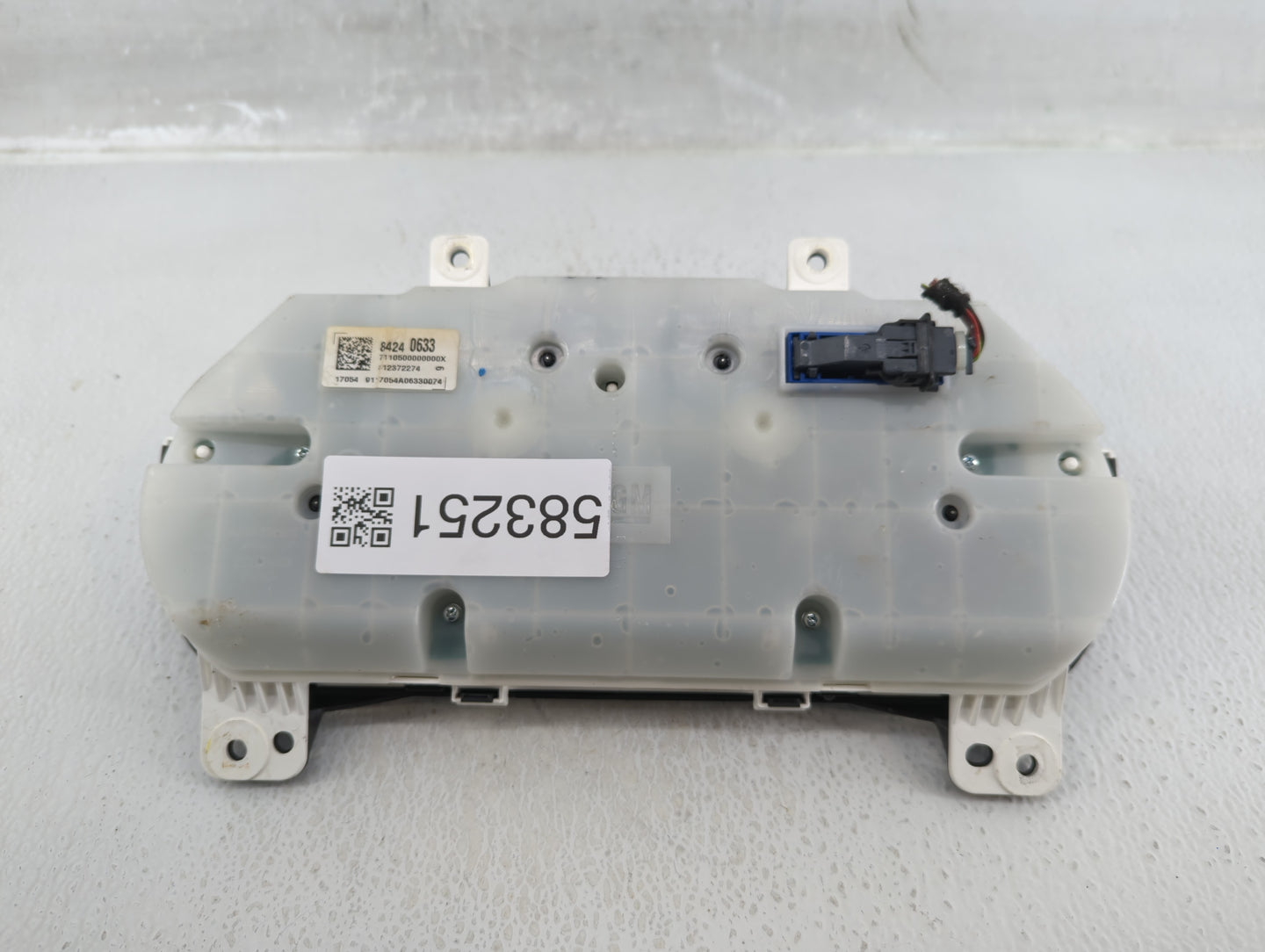 2018 Chevrolet Equinox Instrument Cluster Speedometer Gauges P/N:84240633 Fits OEM Used Auto Parts - Oemusedautoparts1.com