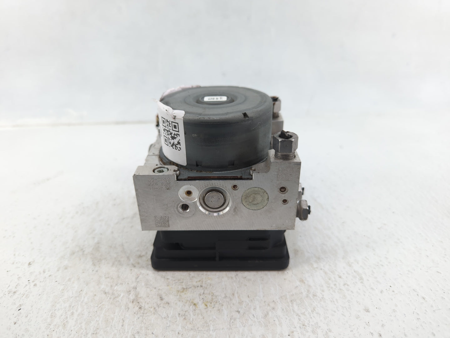 2018-2019 Chevrolet Equinox ABS Pump Control Module Replacement P/N:84342052 Fits Fits 2018 2019 2020 2021 OEM Used Auto Par