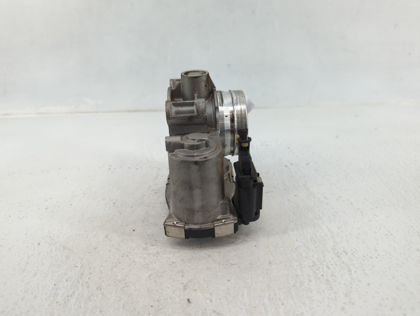 2018-2022 Chevrolet Equinox Throttle Body P/N:12671379AA Fits Fits 2016 2017 2018 2019 2020 2021 2022 OEM Used Auto Parts - 