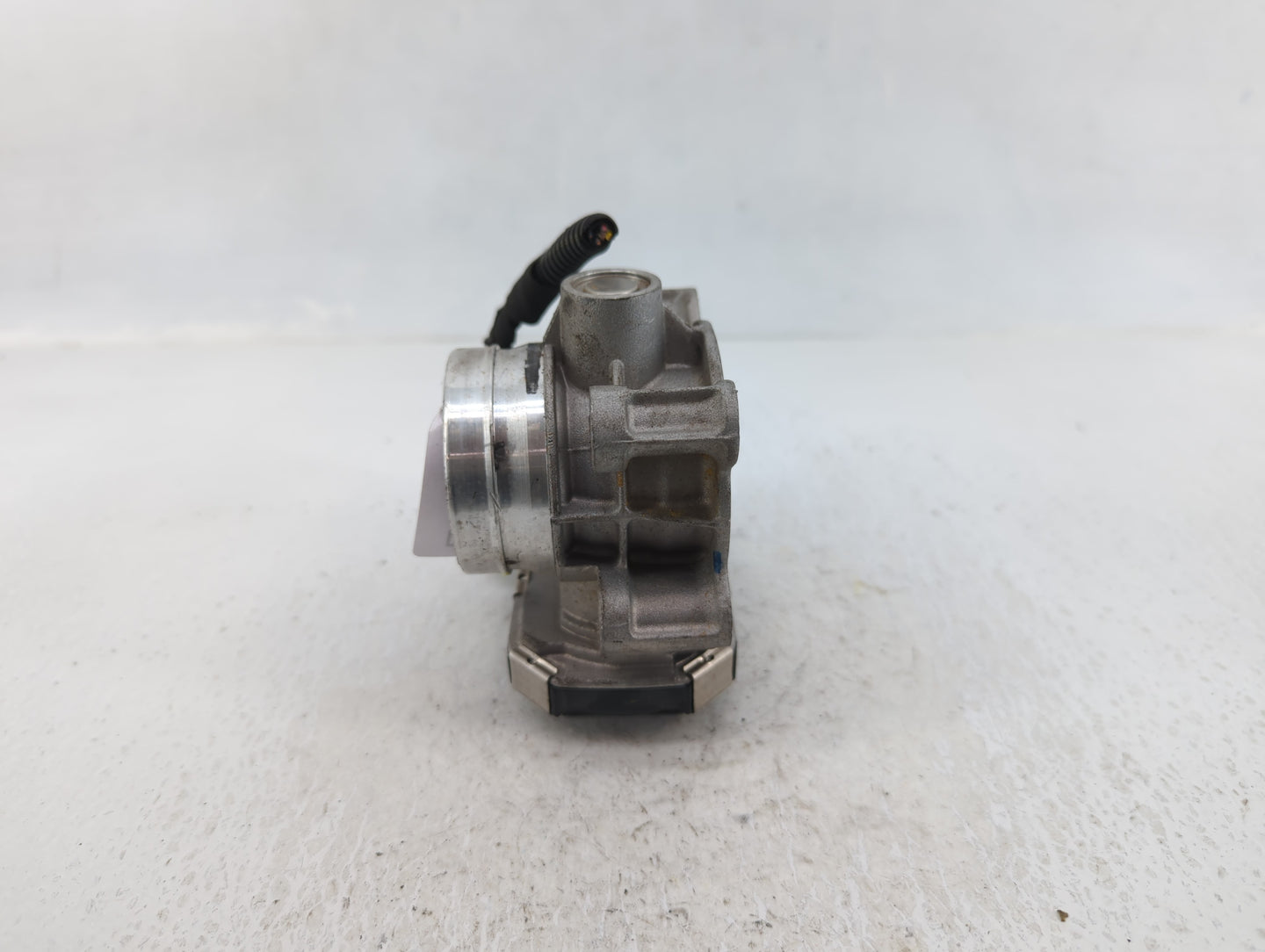 2018-2022 Chevrolet Equinox Throttle Body P/N:12671379AA Fits Fits 2016 2017 2018 2019 2020 2021 2022 OEM Used Auto Parts - 