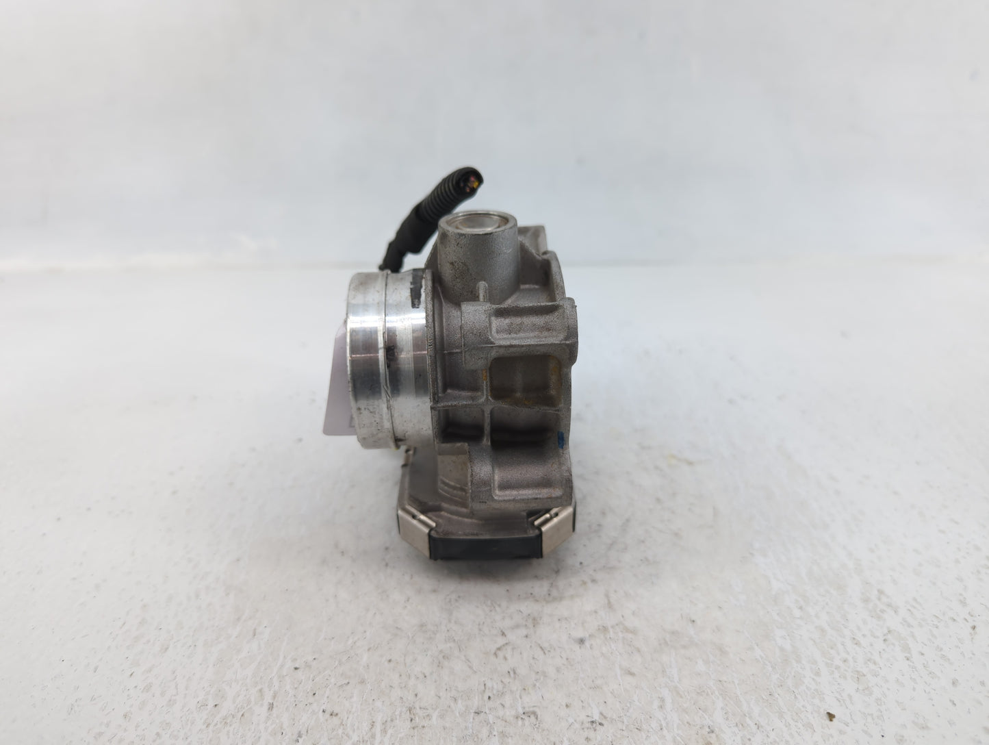 2018-2022 Chevrolet Equinox Throttle Body P/N:12671379AA Fits Fits 2016 2017 2018 2019 2020 2021 2022 OEM Used Auto Parts - 