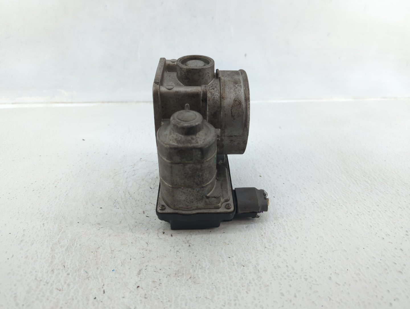 2018-2022 Chevrolet Equinox Throttle Body P/N:12671379AA Fits Fits 2016 2017 2018 2019 2020 2021 2022 OEM Used Auto Parts - 