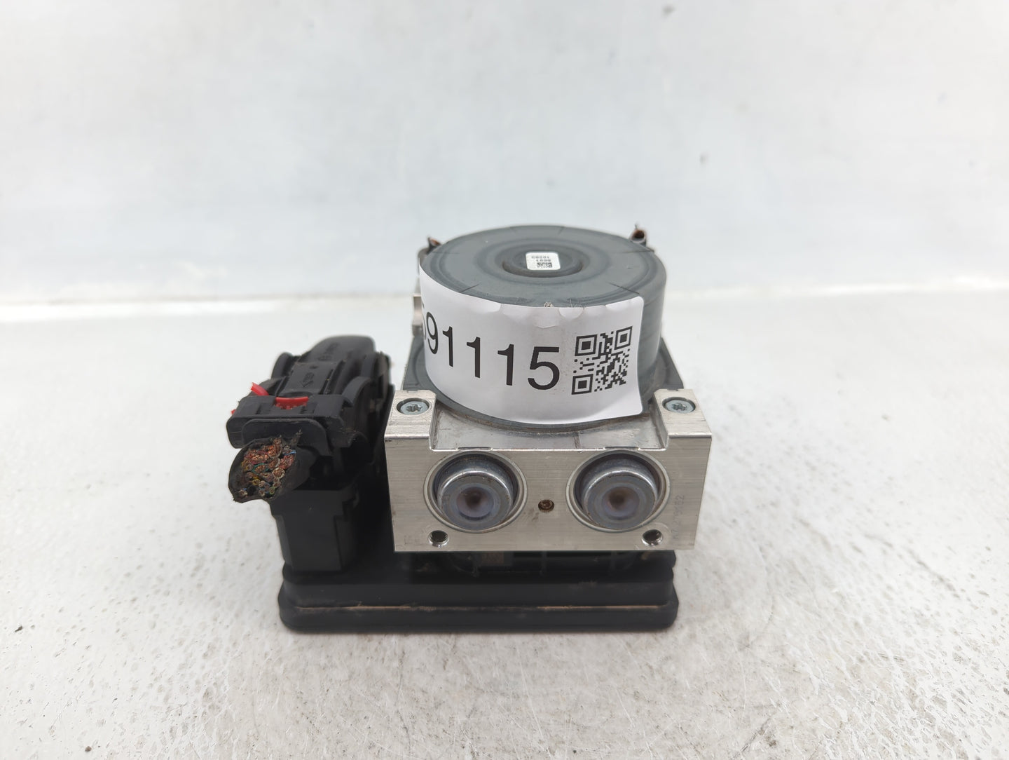 2018-2019 Chevrolet Equinox ABS Pump Control Module Replacement P/N:84560131 Fits Fits 2018 2019 2020 2021 OEM Used Auto Par