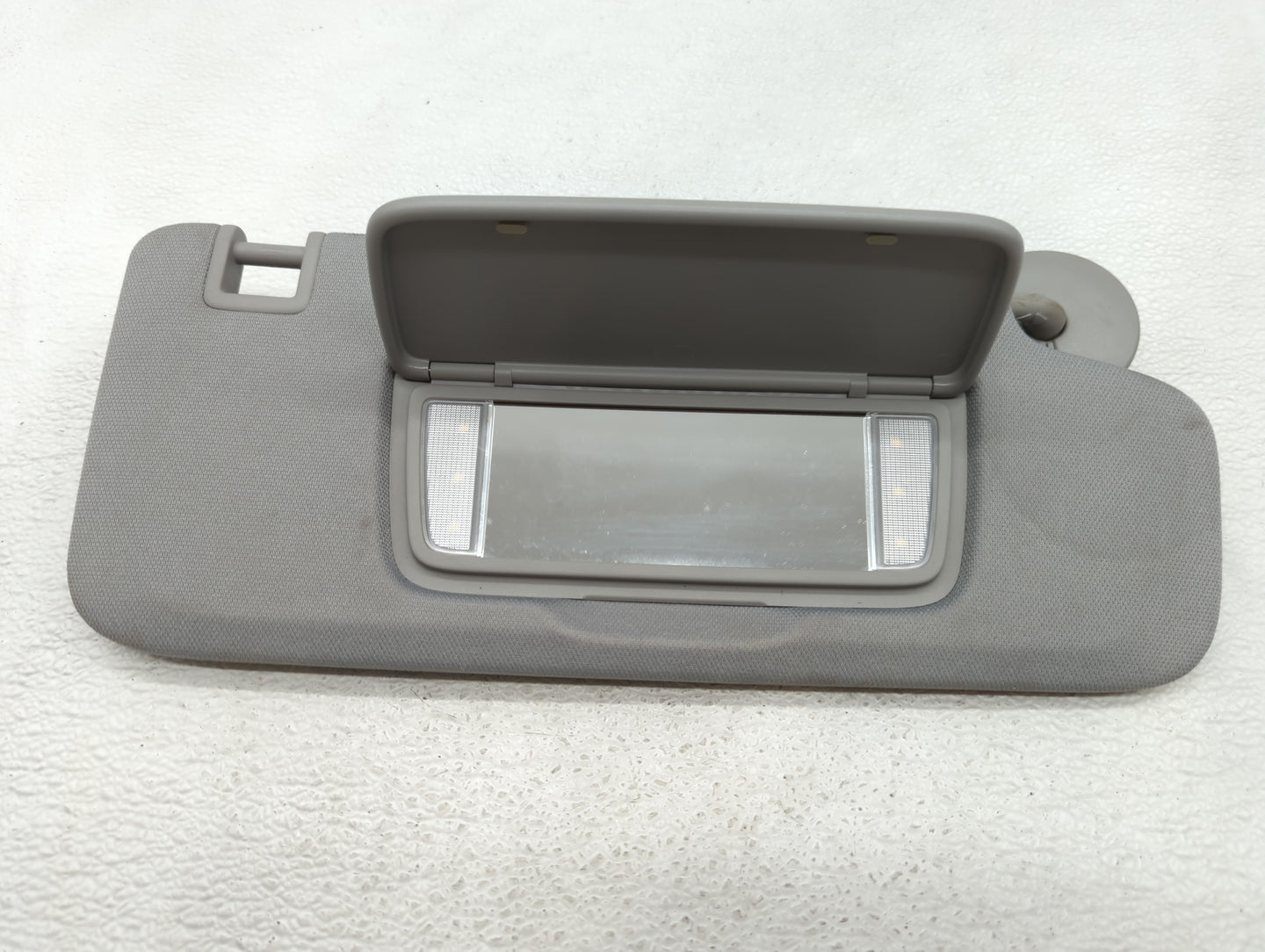 2018-2019 Chevrolet Equinox Sun Visor Shade Replacement Passenger Right Mirror Fits Fits 2018 2019 OEM Used Auto Parts - Oem