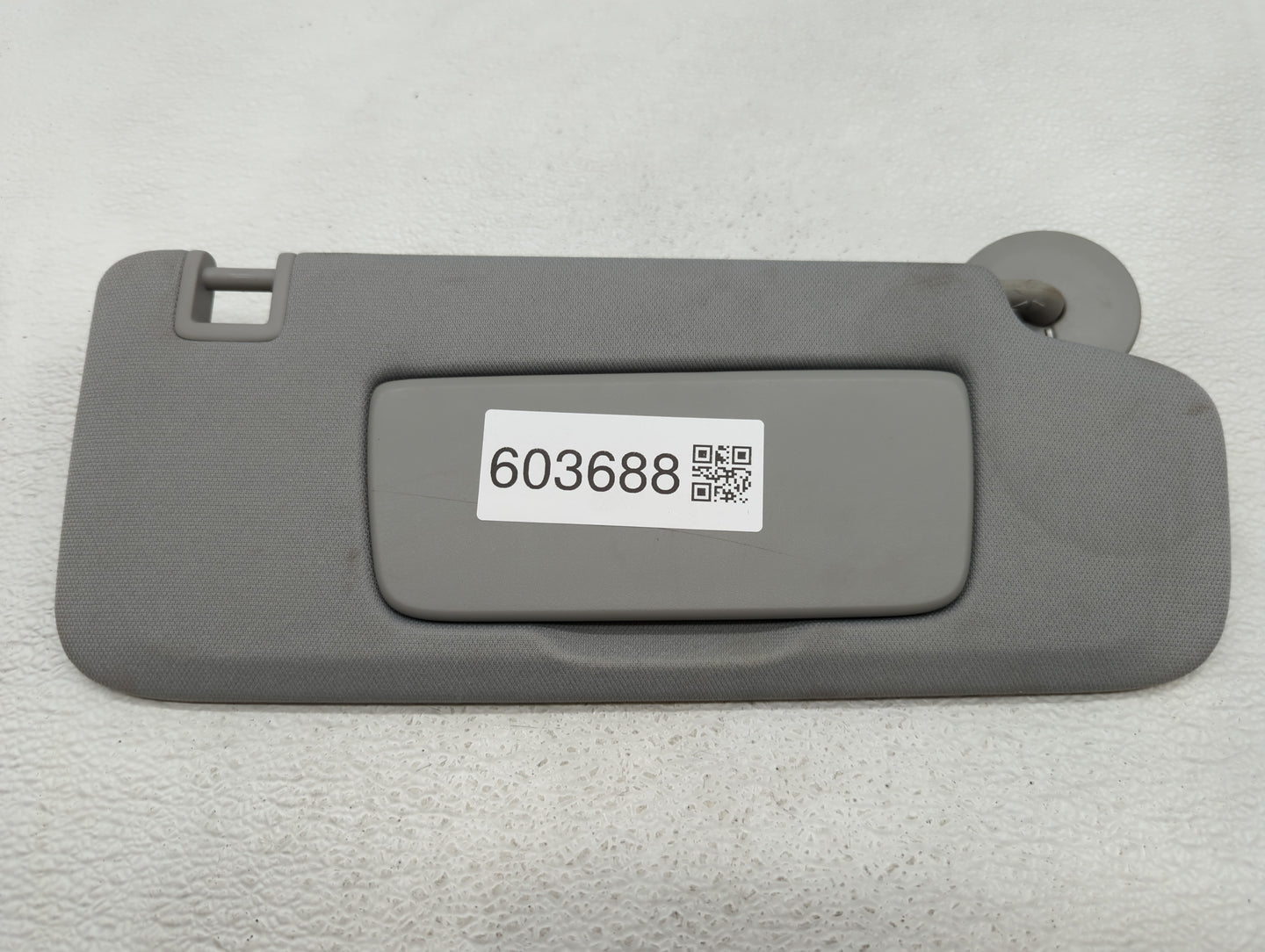 2018-2019 Chevrolet Equinox Sun Visor Shade Replacement Passenger Right Mirror Fits Fits 2018 2019 OEM Used Auto Parts - Oem