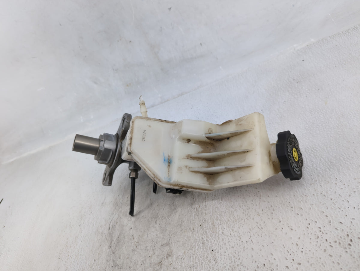 2018-2022 Chevrolet Equinox Brake Master Cylinder 607398 - Oemusedautoparts1.com