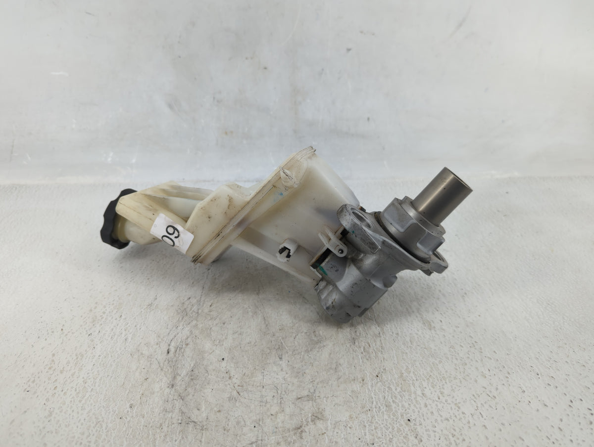 2018-2022 Chevrolet Equinox Brake Master Cylinder 607398 - Oemusedautoparts1.com